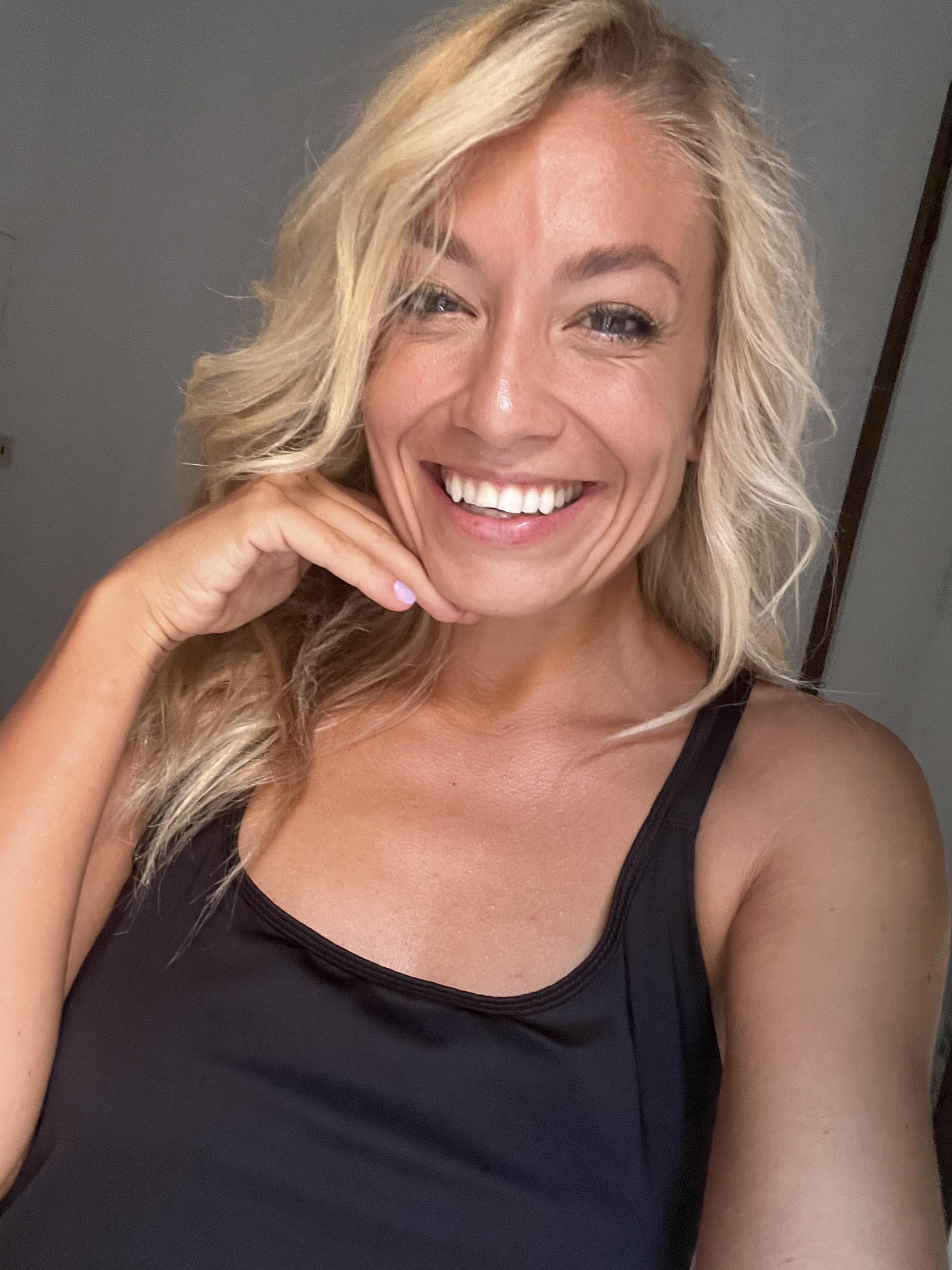 Selfies of the housewife after preparing the dinner table : selfie