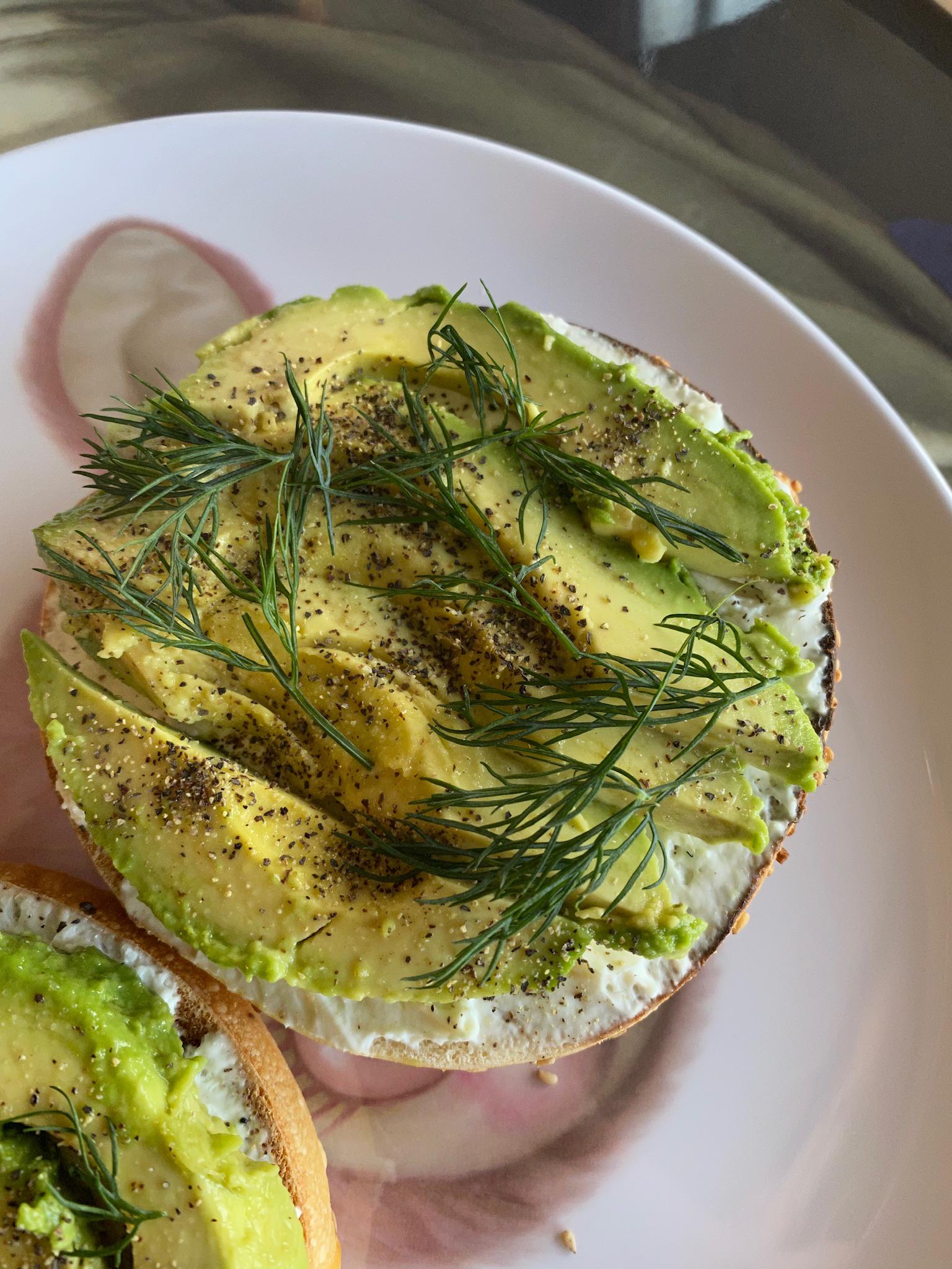 [homemade] cream cheese avocado bagel r/food