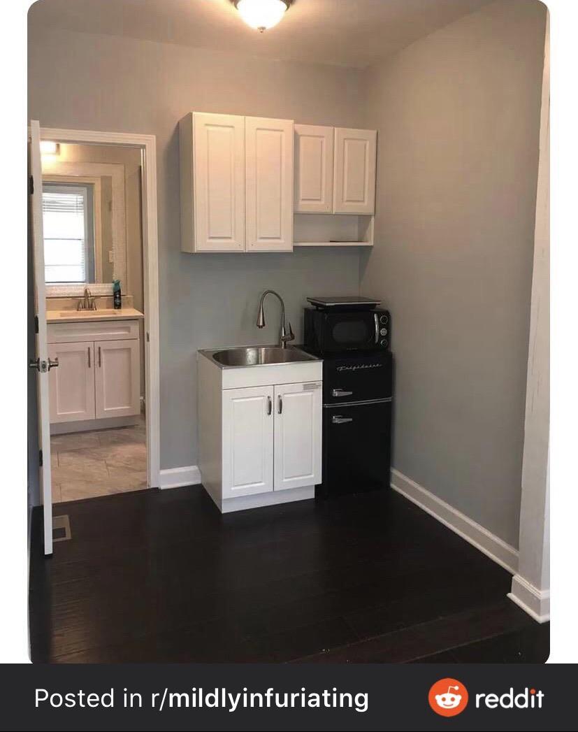 Pretty much my kitchen in ACNH r/AnimalCrossing