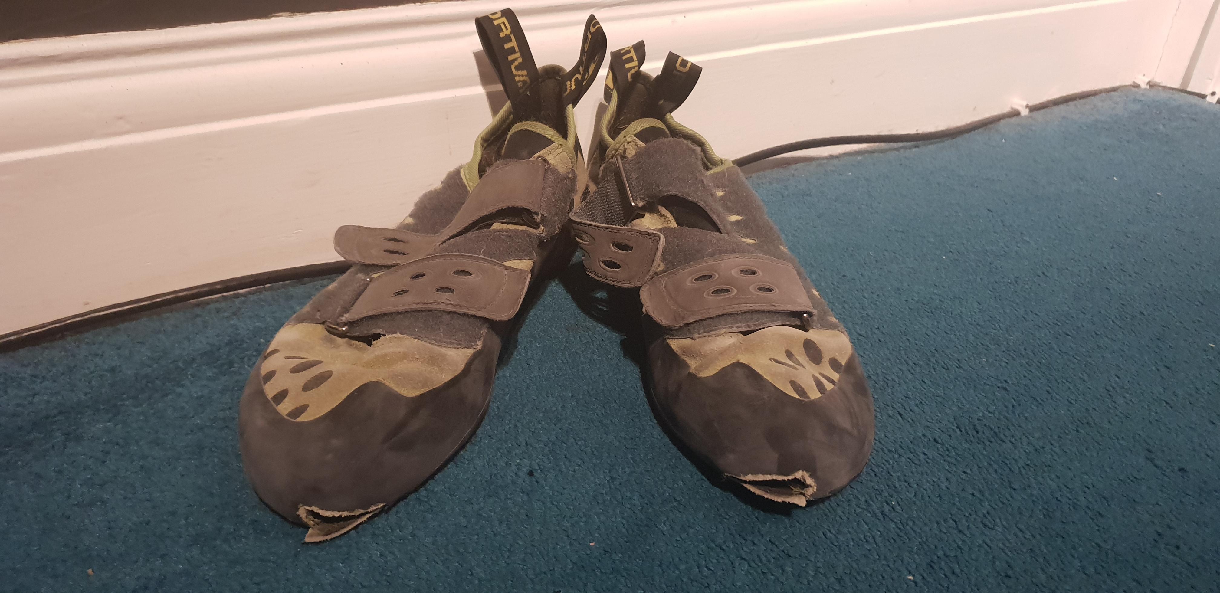 Need new climbing shoes. These are size 9, any r/climbing