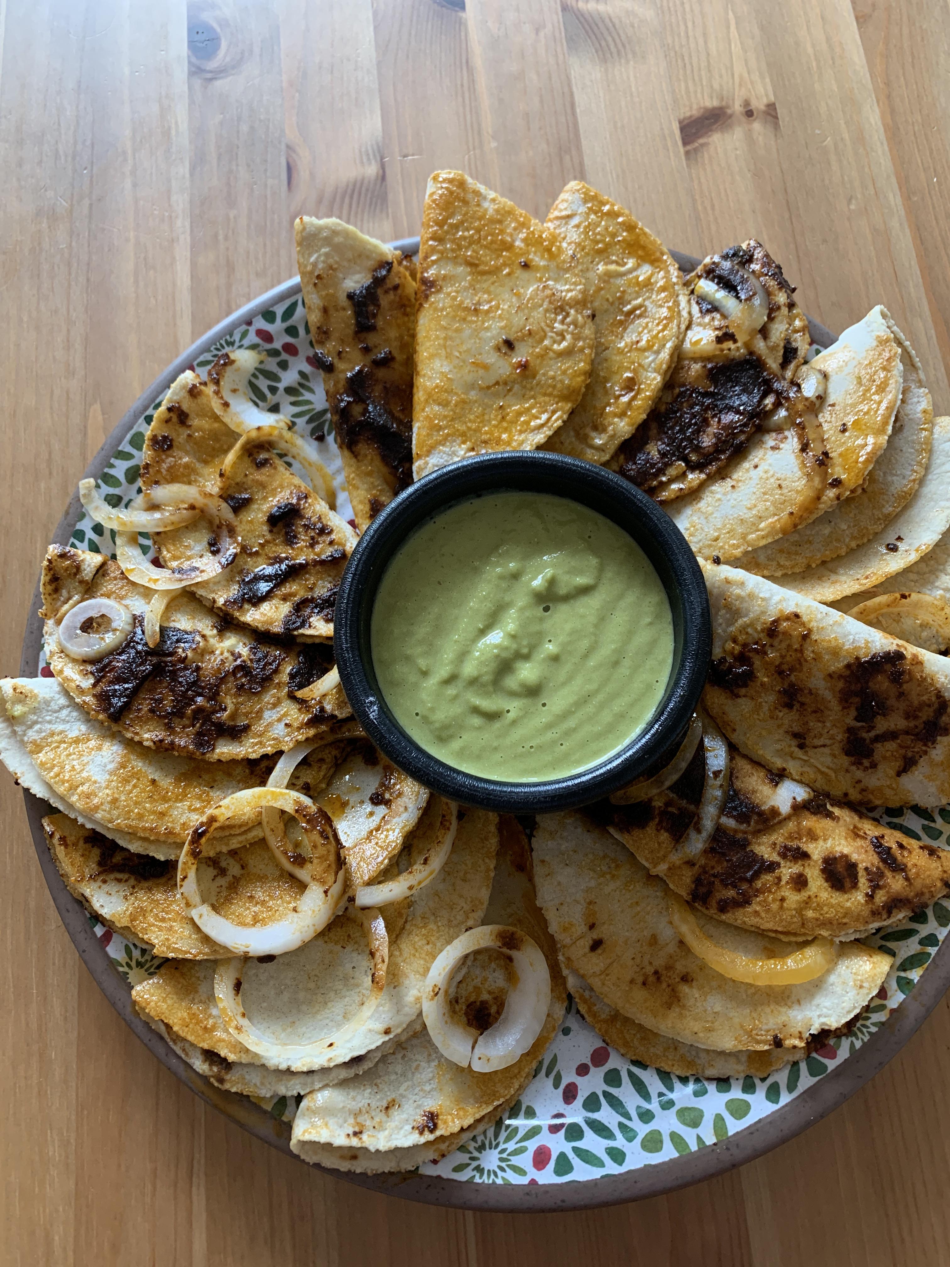 Tacos de canasta (w/ creamy jalapeño salsa) r/tacos