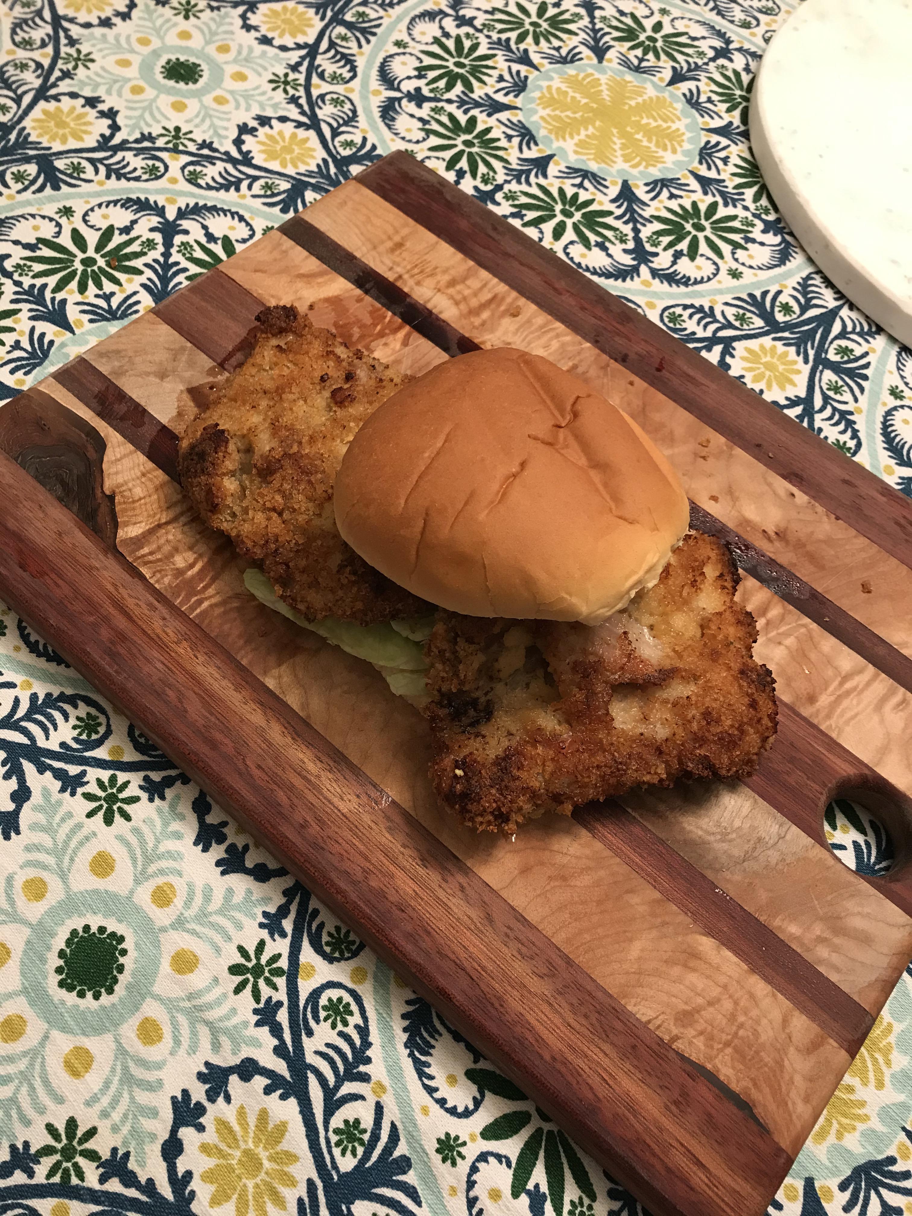I made the famous Indiana Pork Tenderloin sandwich! r/eatsandwiches