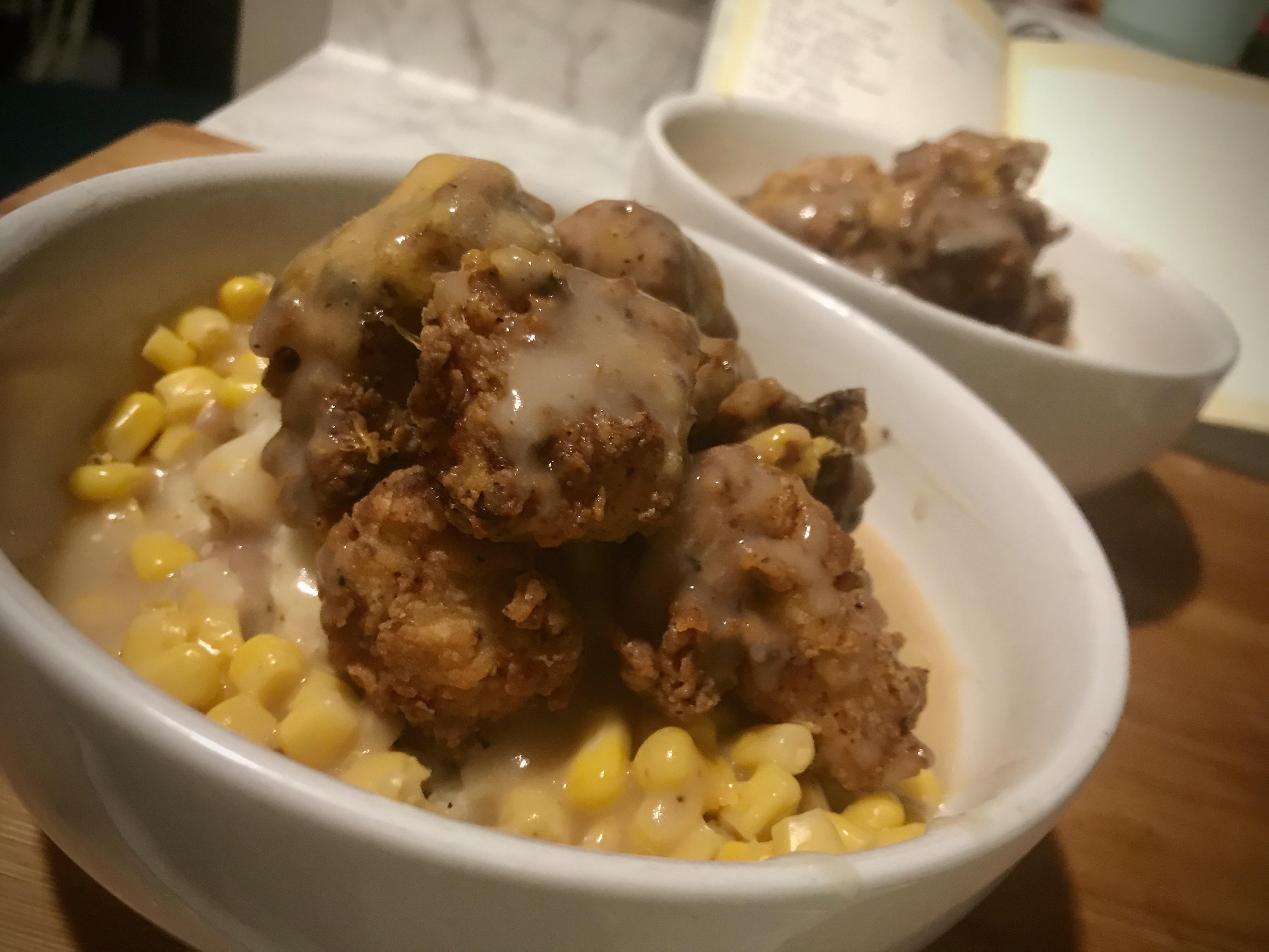 Homemade KFC ‘famous’ bowls! Crispy seasoned fried chicken with