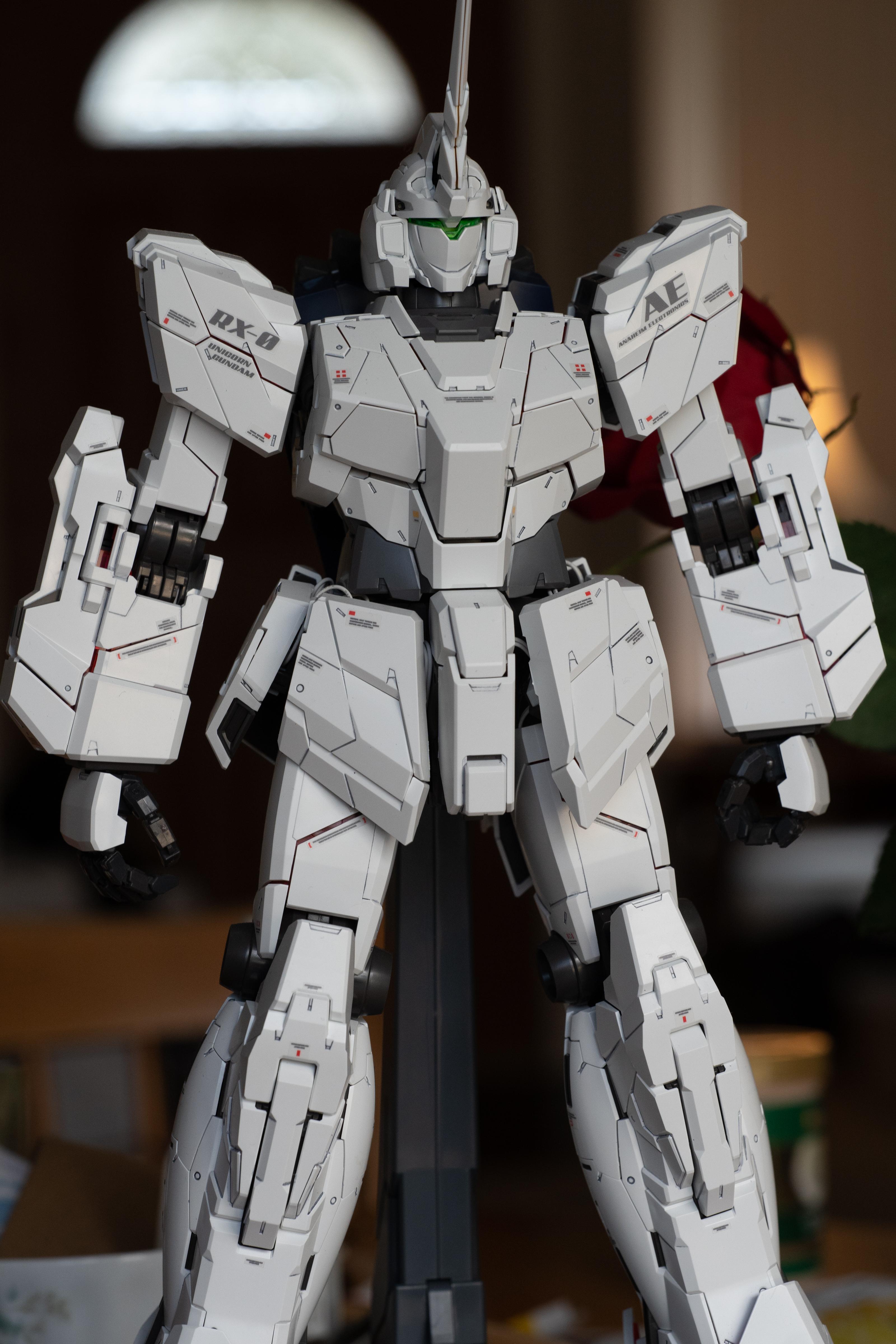 An example of using water to apply regular Bandai stickers r/Gunpla