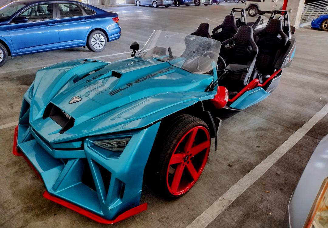 A Custom FourSeater [Polaris Slingshot] r/spotted
