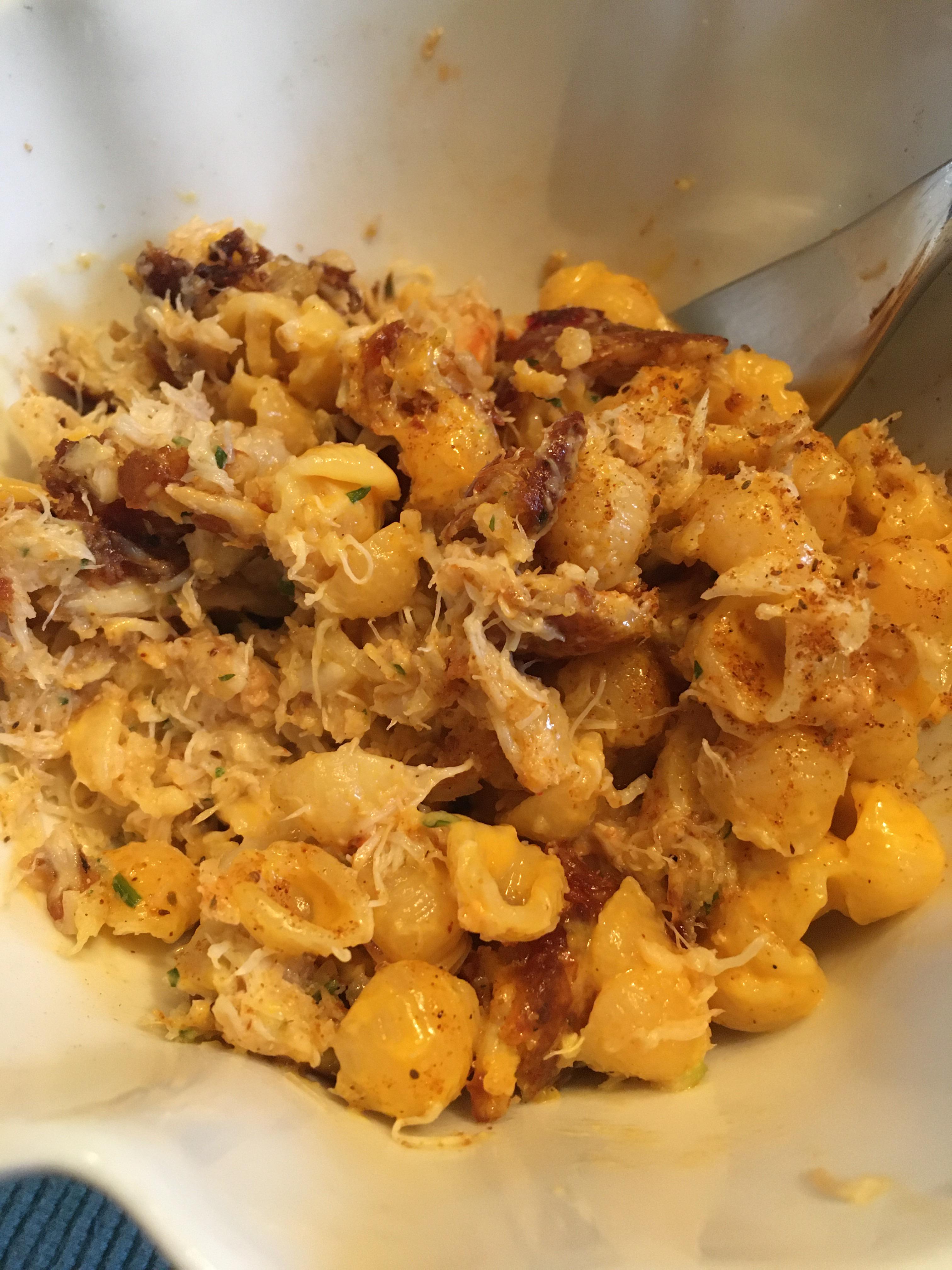 Mac and cheese with crab cakes and Old Bay (inspired by another poster