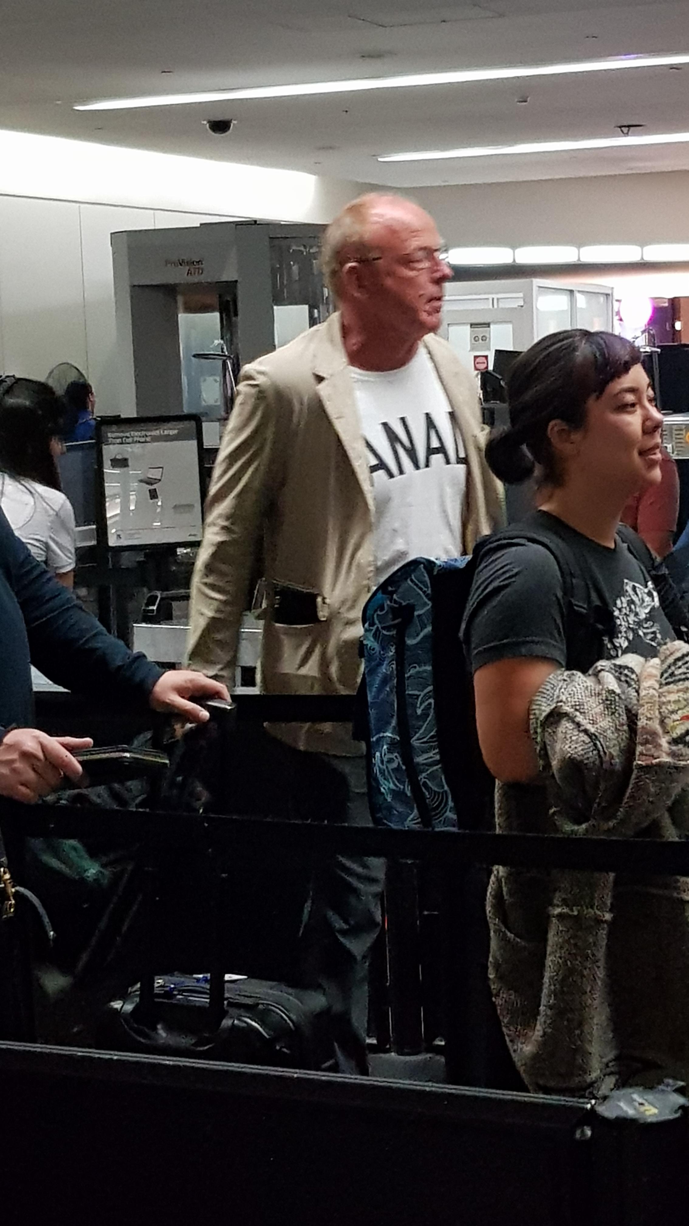 Be sure to take off your jacket while rocking your favourite Anal T