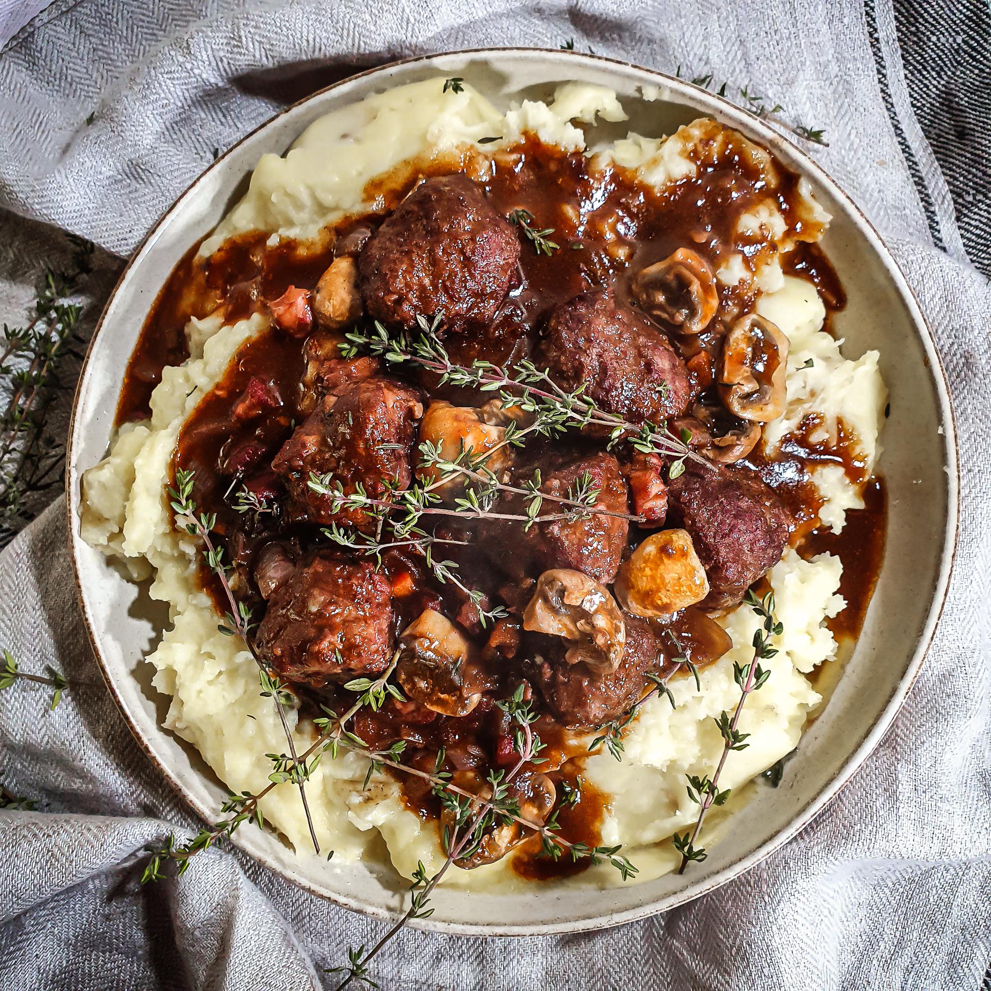 [HOMEMADE] Slowcooked Meatball Bourguignon r/food