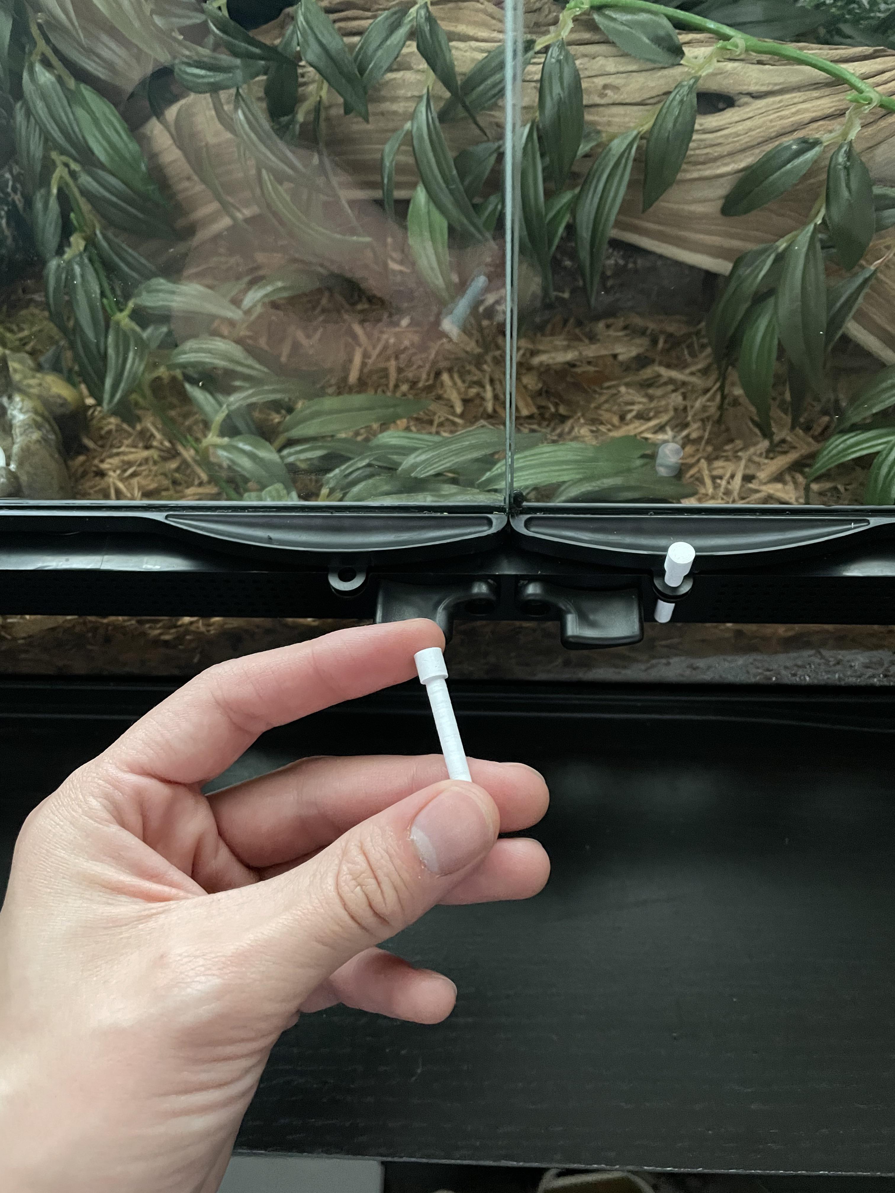 Locks for my snakes enclosure r/functionalprint