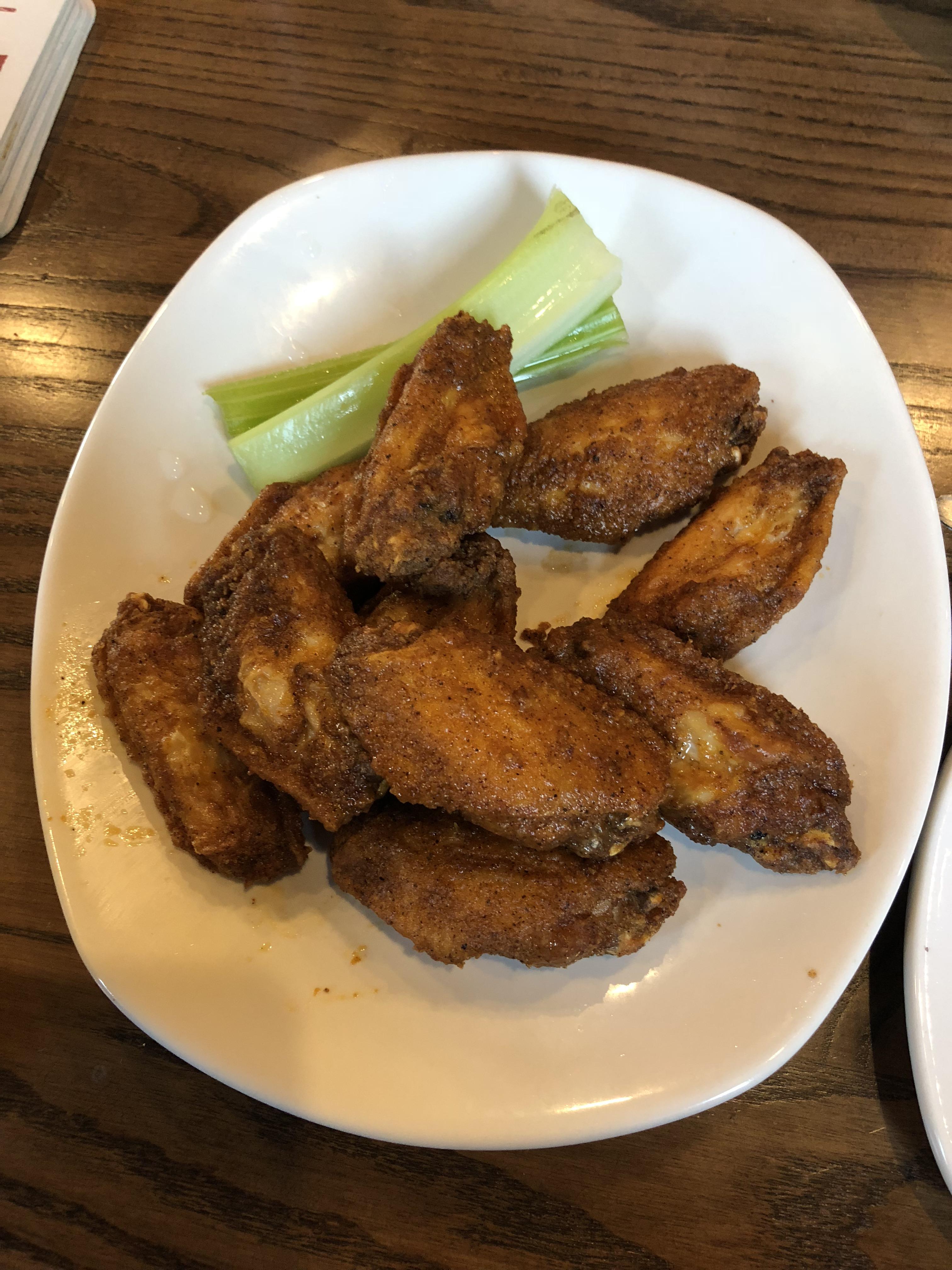 My order of wings was all flats with no drumettes. r/mildlyinteresting