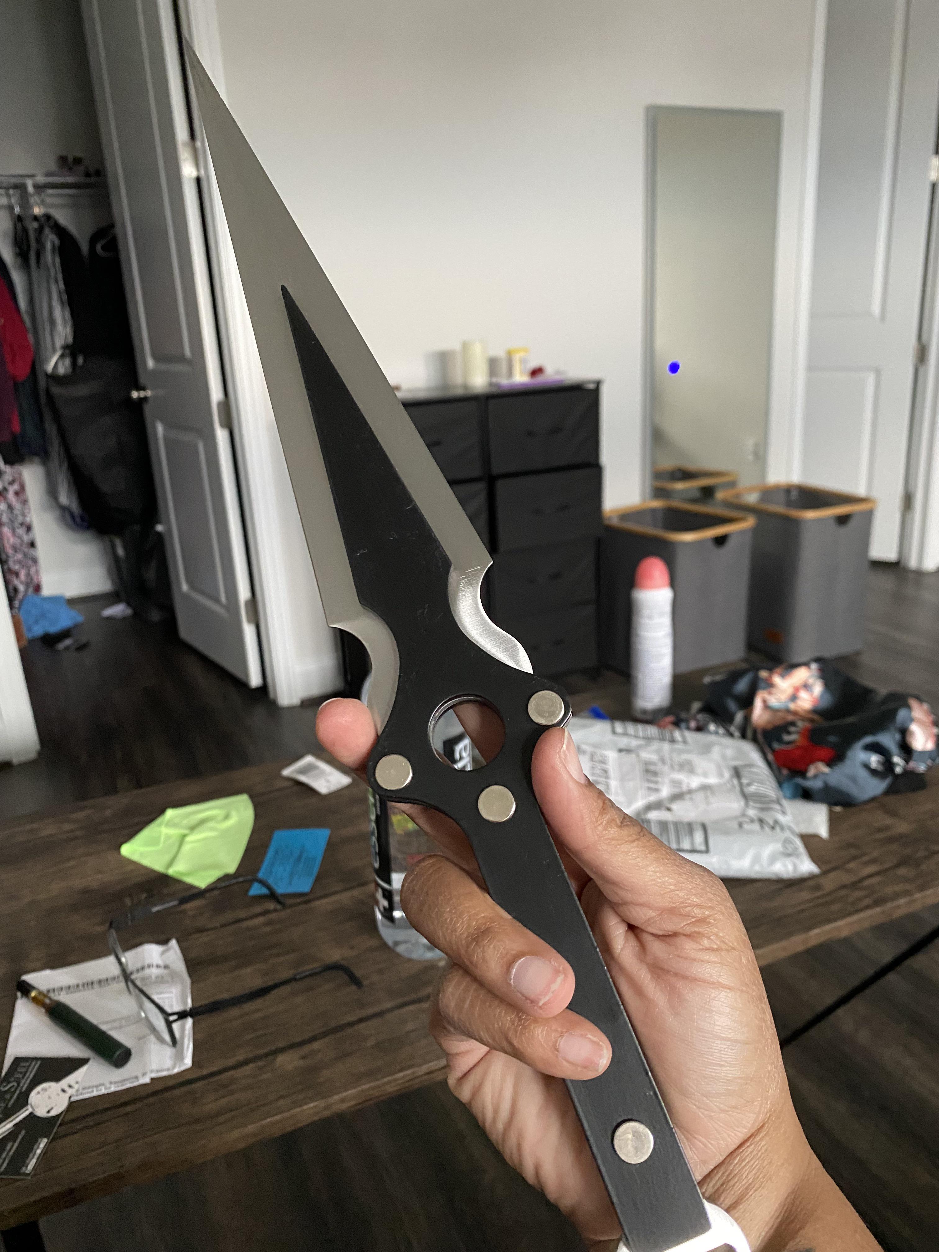 Joker’s knife made by the guys at Fire and Steel in Canada. Just