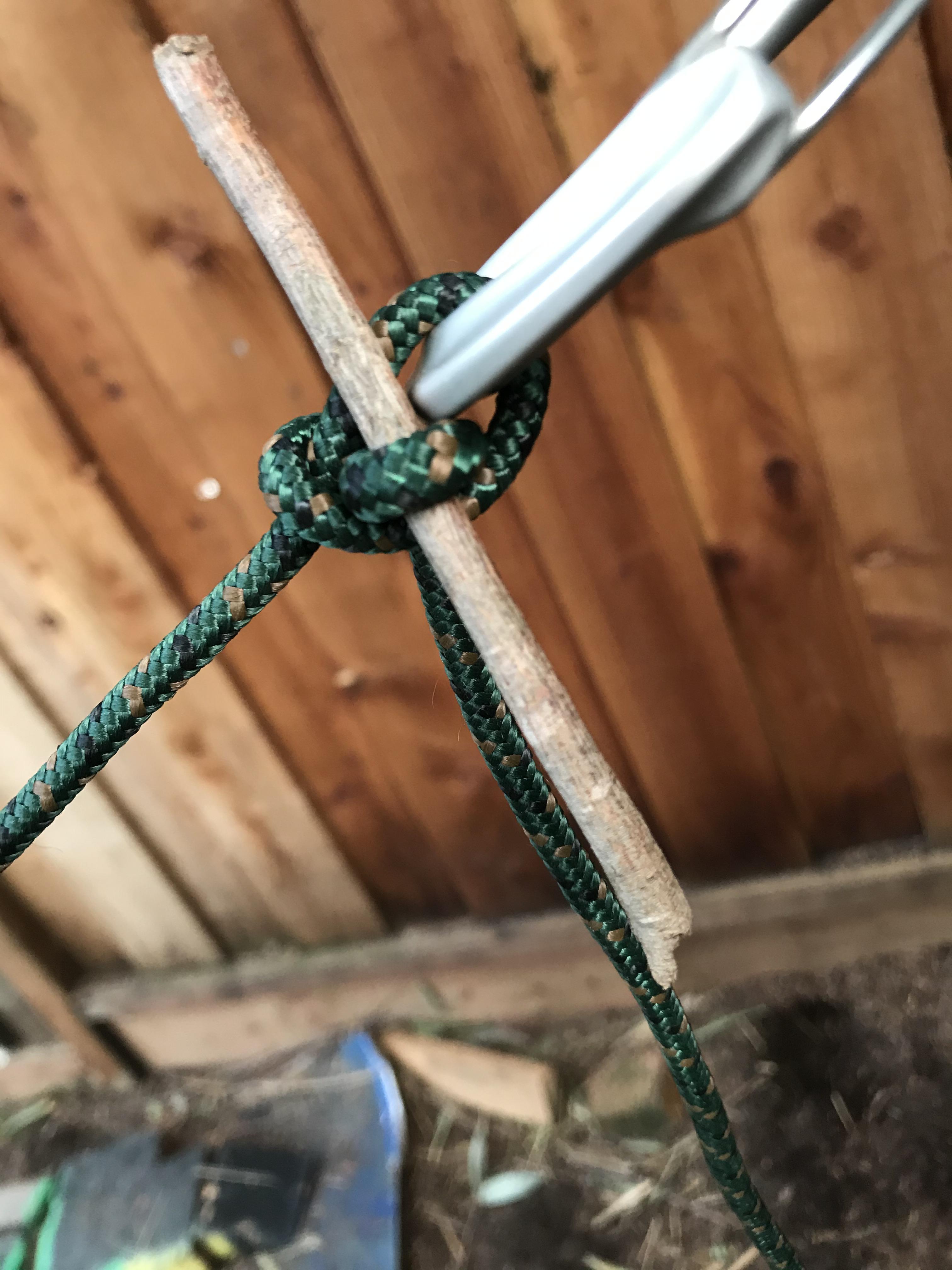 My favorite knot for my suspension. Quick release for easy take down! r/hammockcamping