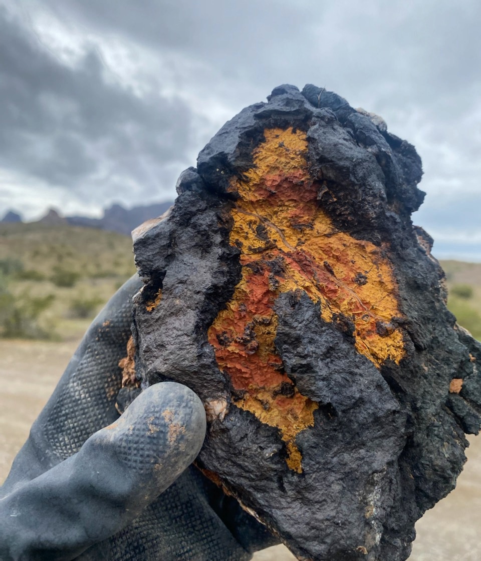 Found on surface near ancient volcanic site in Arizona ( Saddle MTN