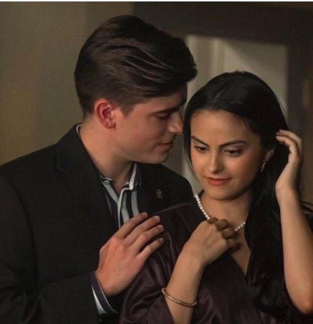 Sneak peek of young Hiram and Hermione from 3x04 r/riverdale