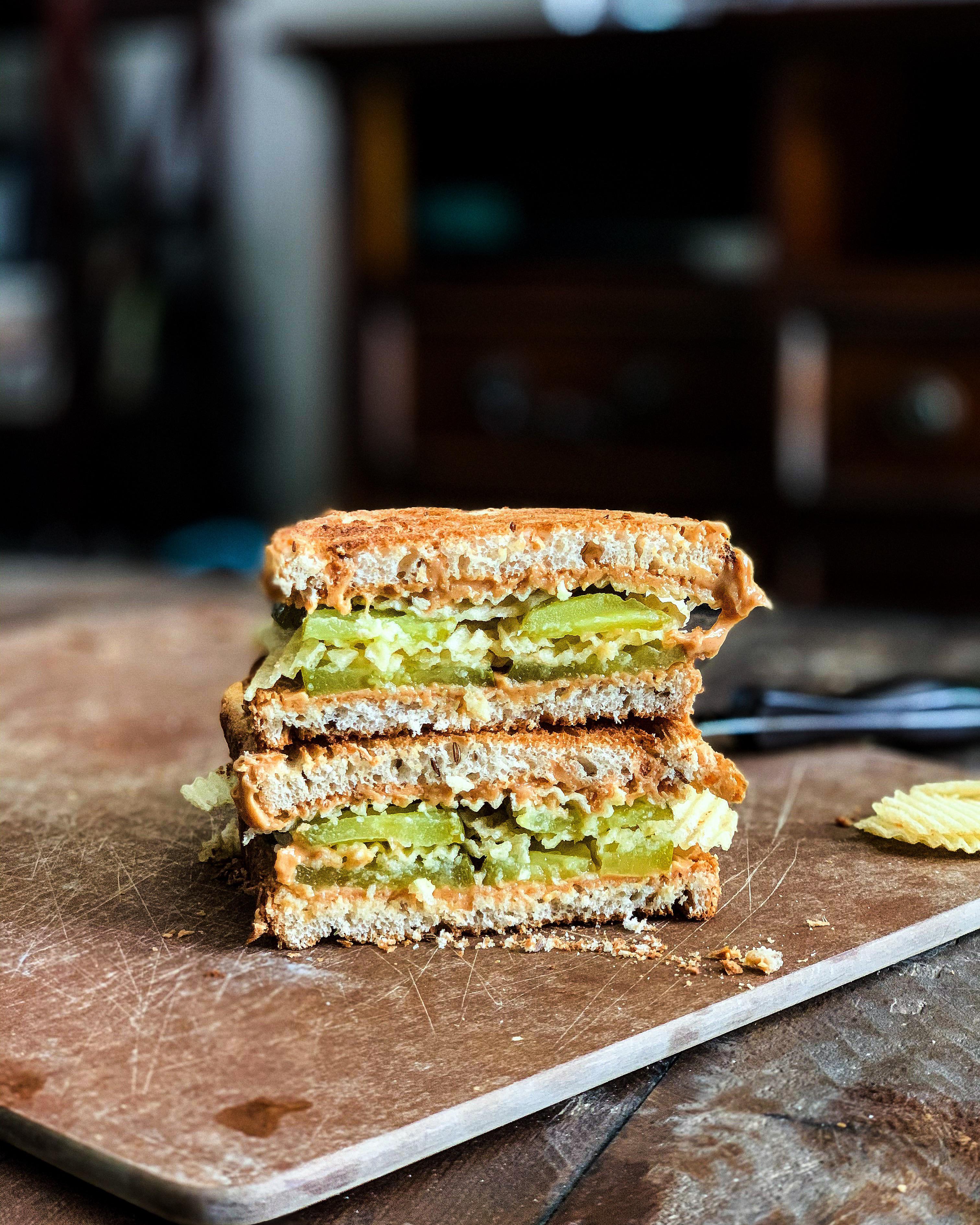 [Homemade] Peanut Butter Pickle Potato Chip Sandwich r/food