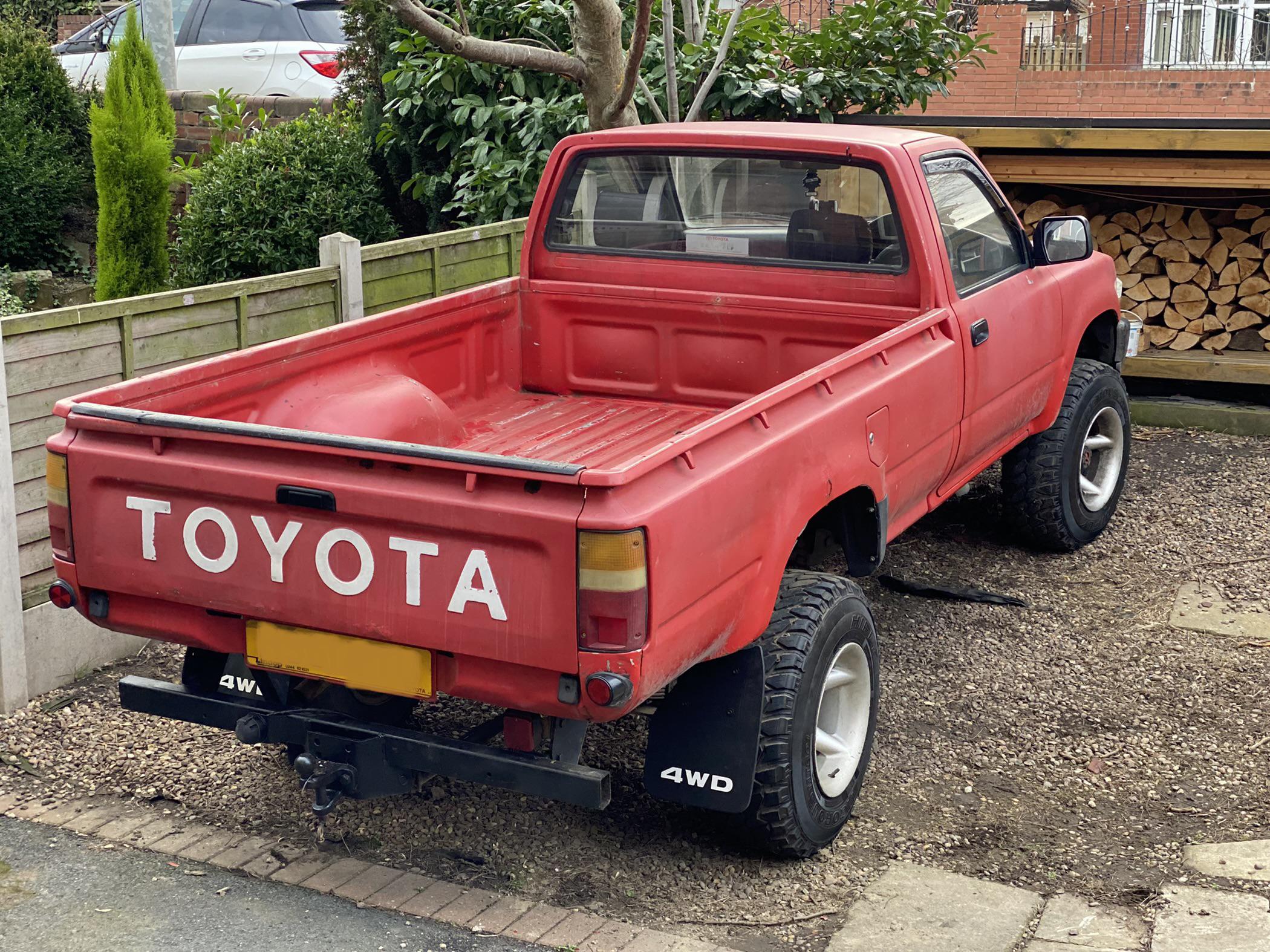 1990 Toyota Hilux mk3 : r/Trucks