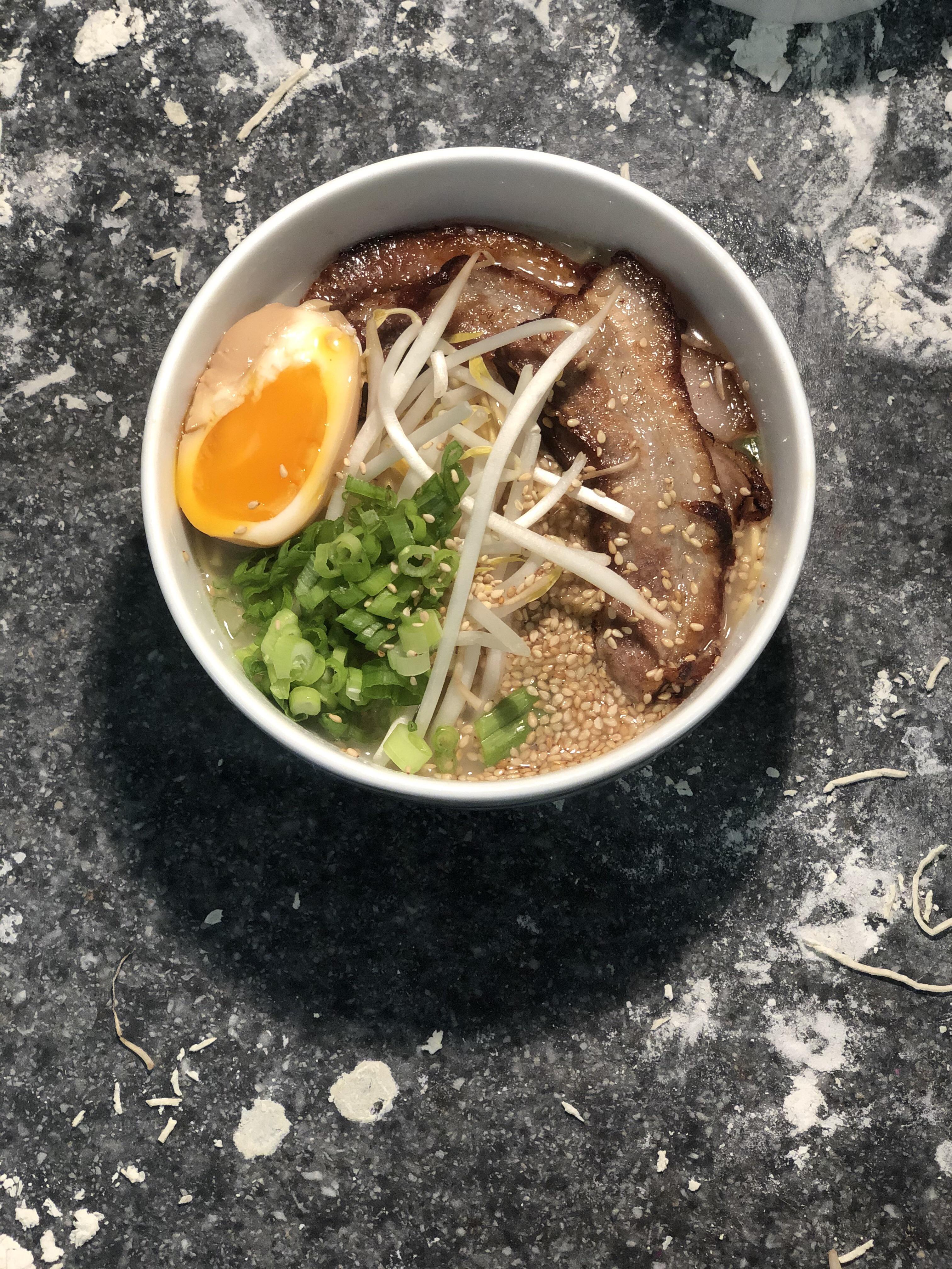 Traditional Hakata style Ramen; all 12 hours were worth it r/ramen