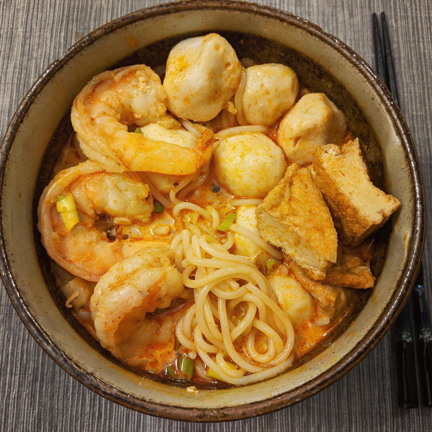 [homemade] laksa with shrimp, tofu puffs, fried tofu, and fish balls