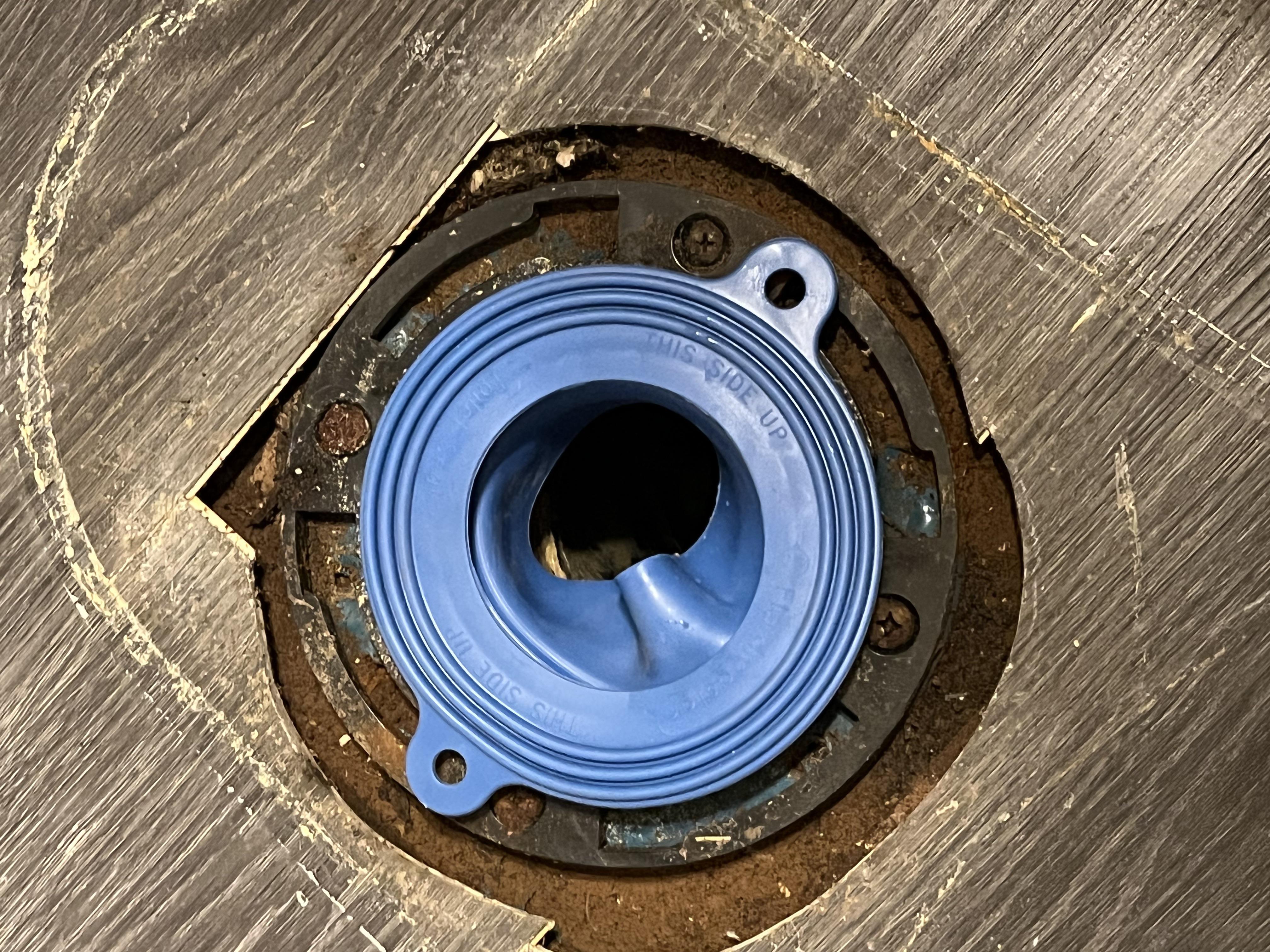 Waxless ring doesn’t fit properly in flange. Should replace the flange