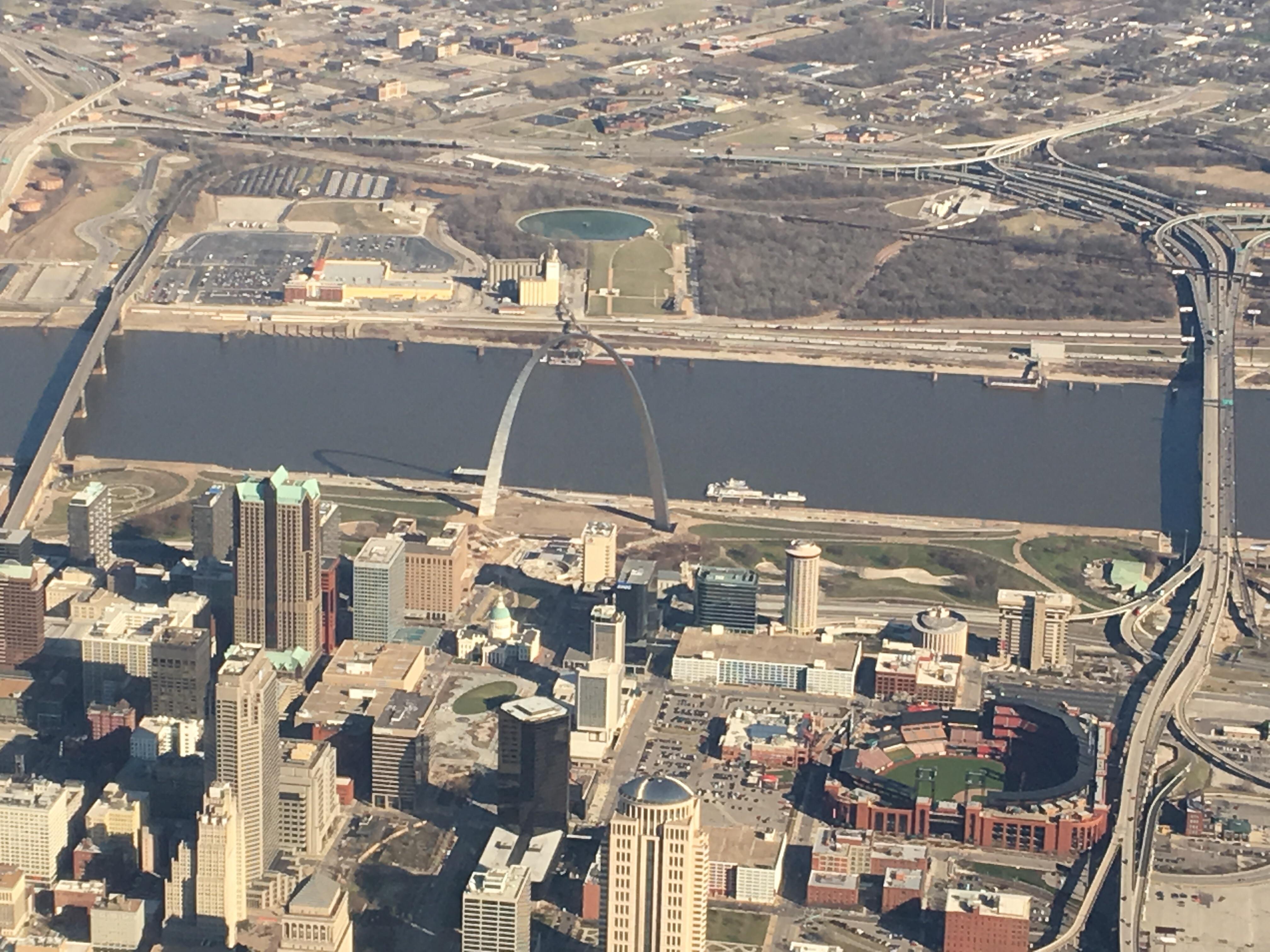 I'd say this view made the stopover in St. Louis worth it r/pics