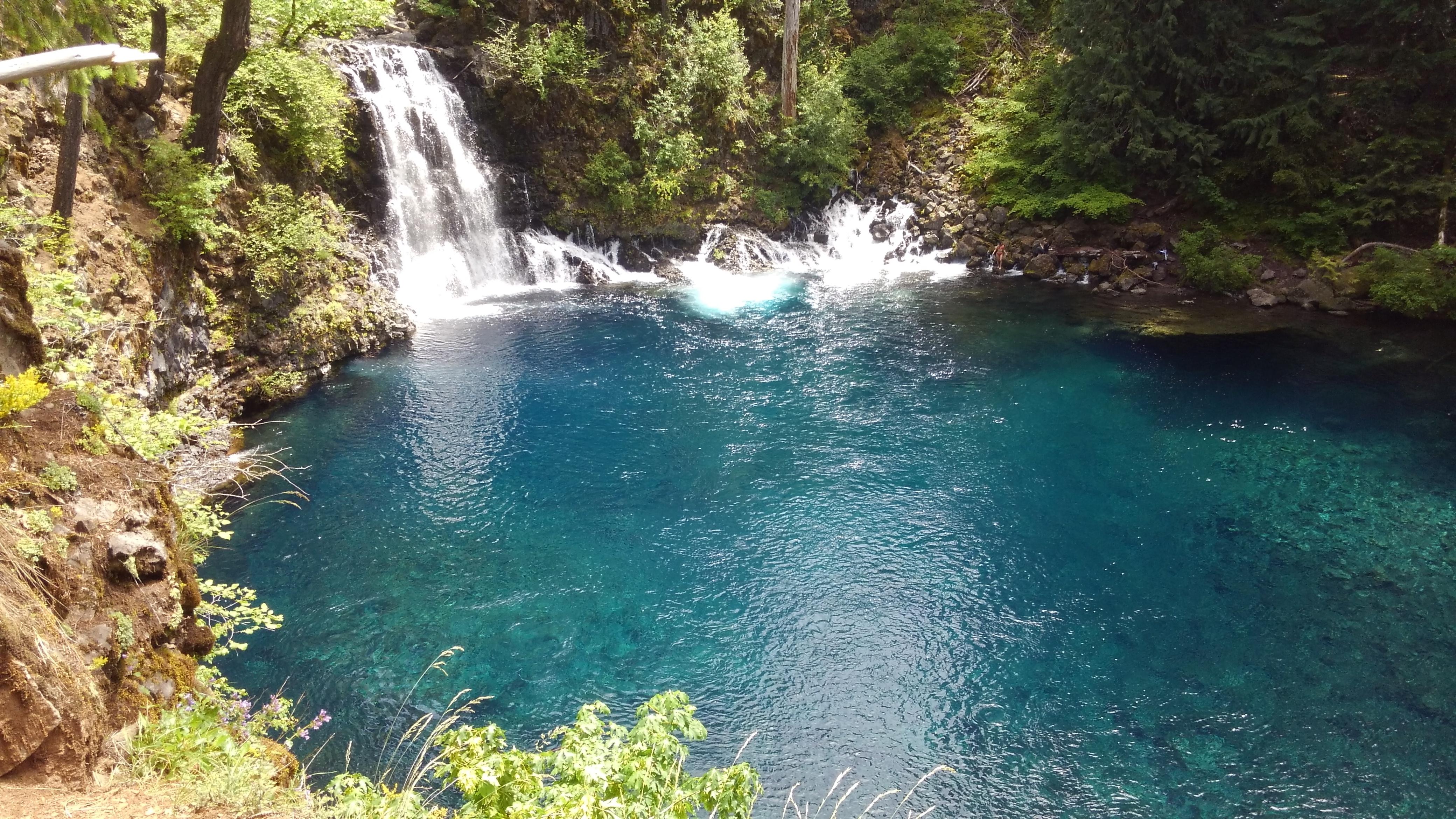 Tamolitch Blue Pool in central Oregon. Two miles in and two miles out
