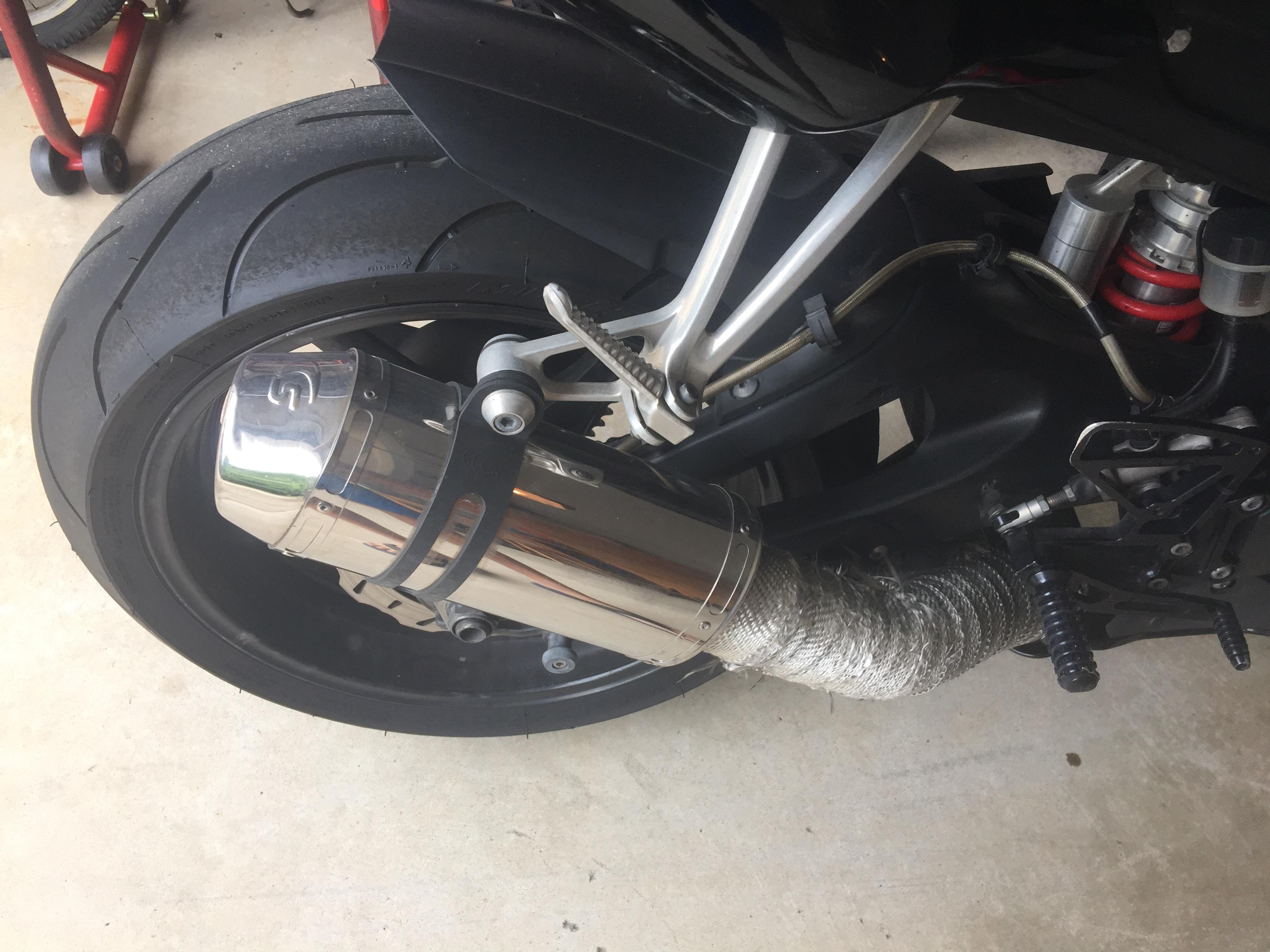Any ID on this exhaust? 2008 R6S motorcycles