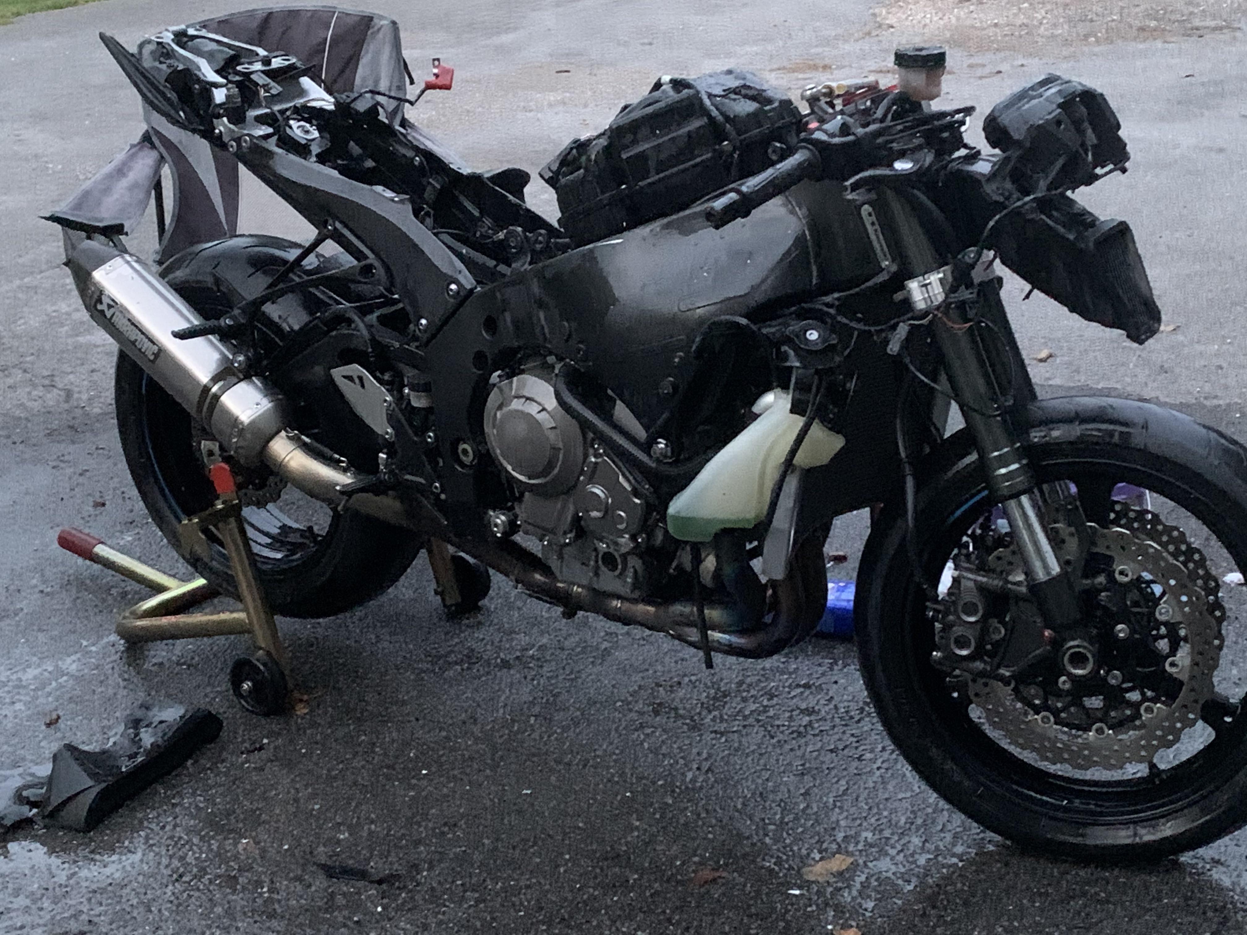 Picked up this low mileage gen 4 zx10 to race in 2 weeks... best way to