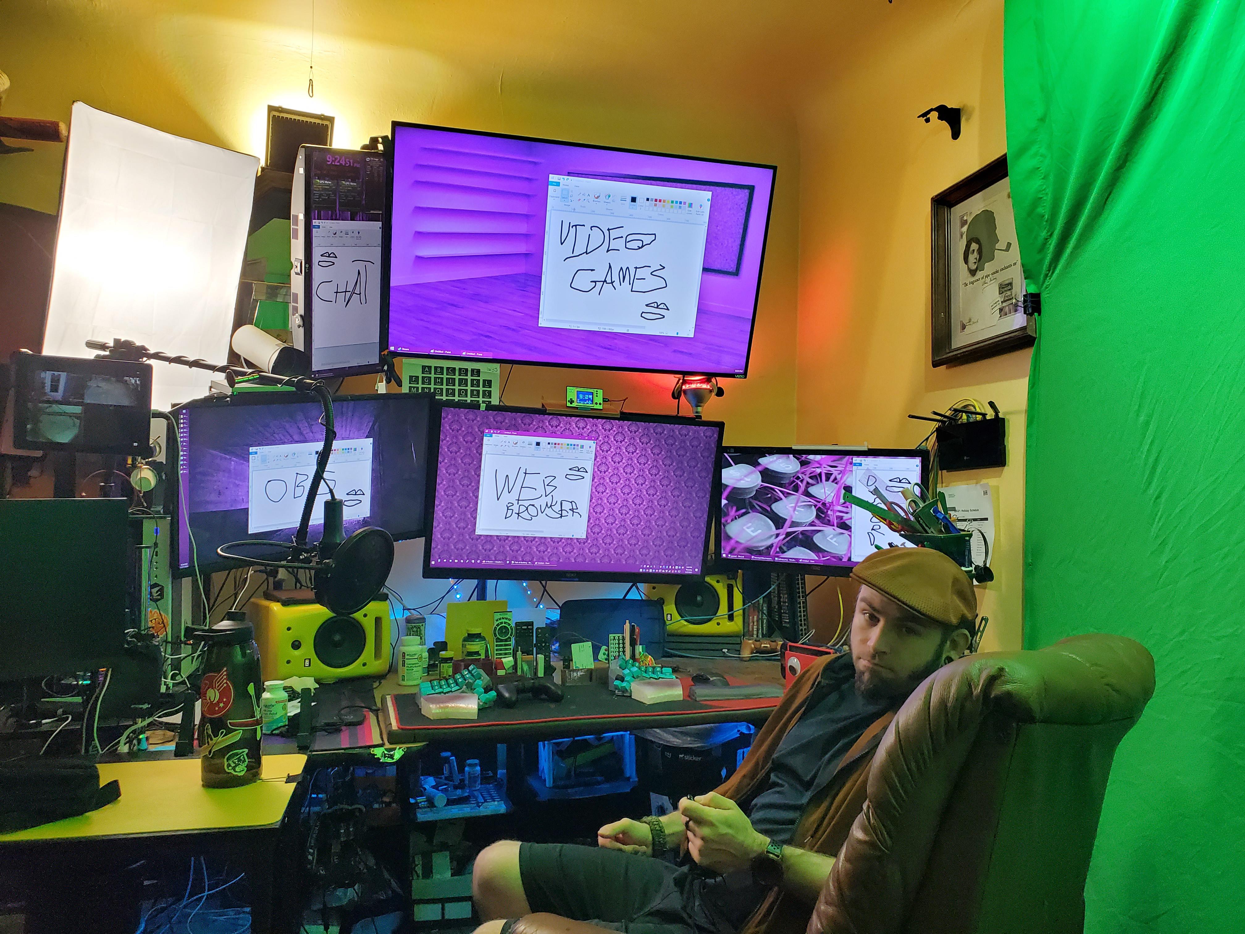 My setup works better than it looks r/Twitch