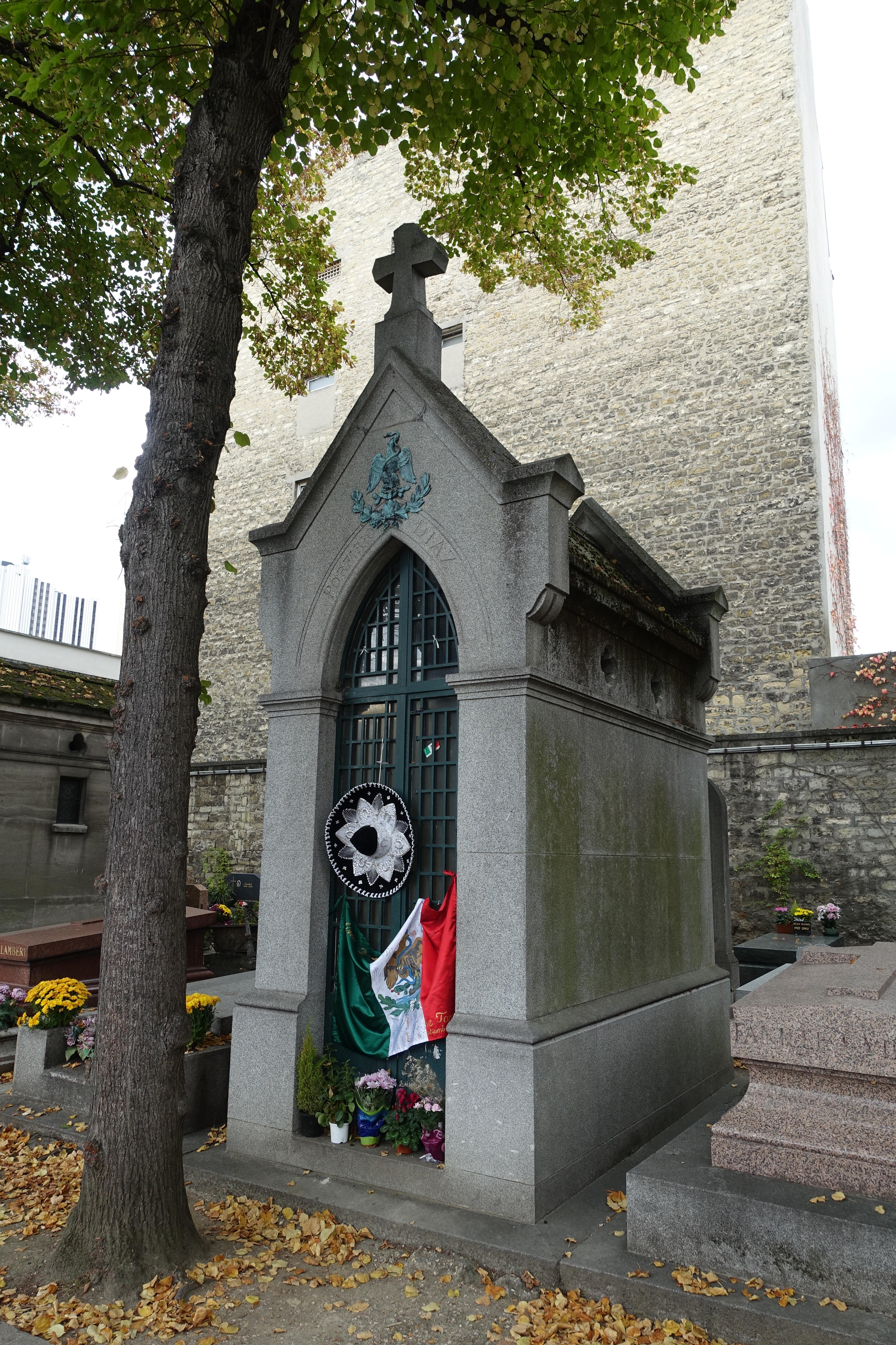 Tumba de Porfirio Díaz en el Cementerio de Montparnasse en Paris r/mexico