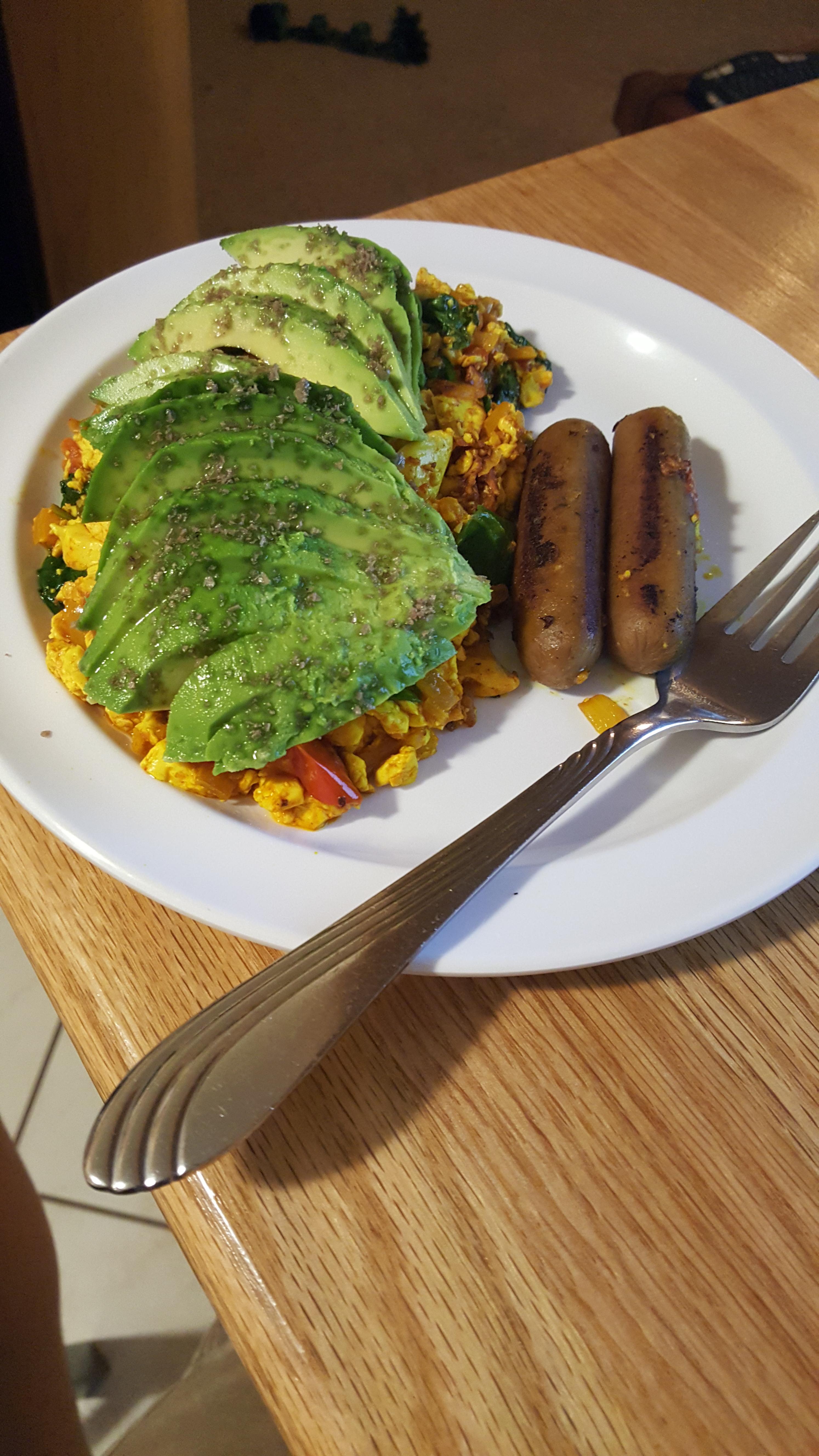 Breakfast! Tofu scramble with spinach & tomato, with sliced avocado