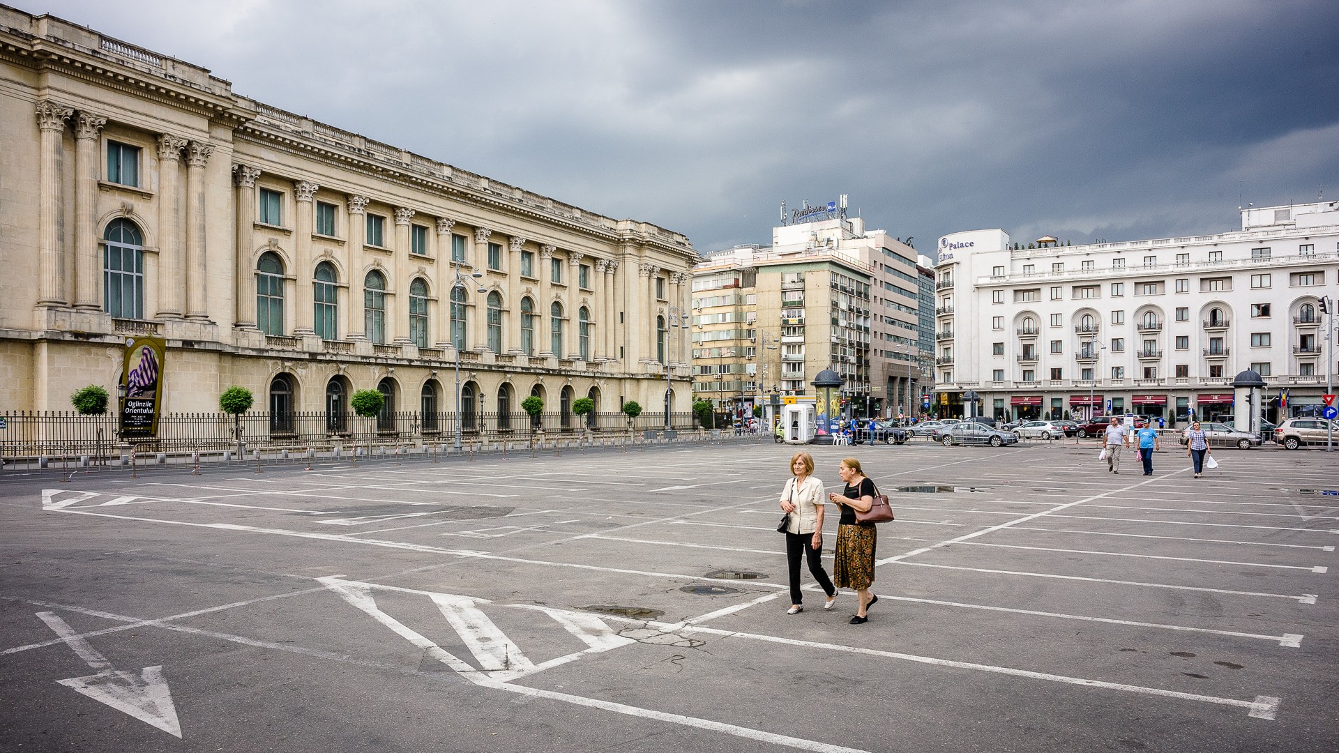 Piața Enescu r/Romania