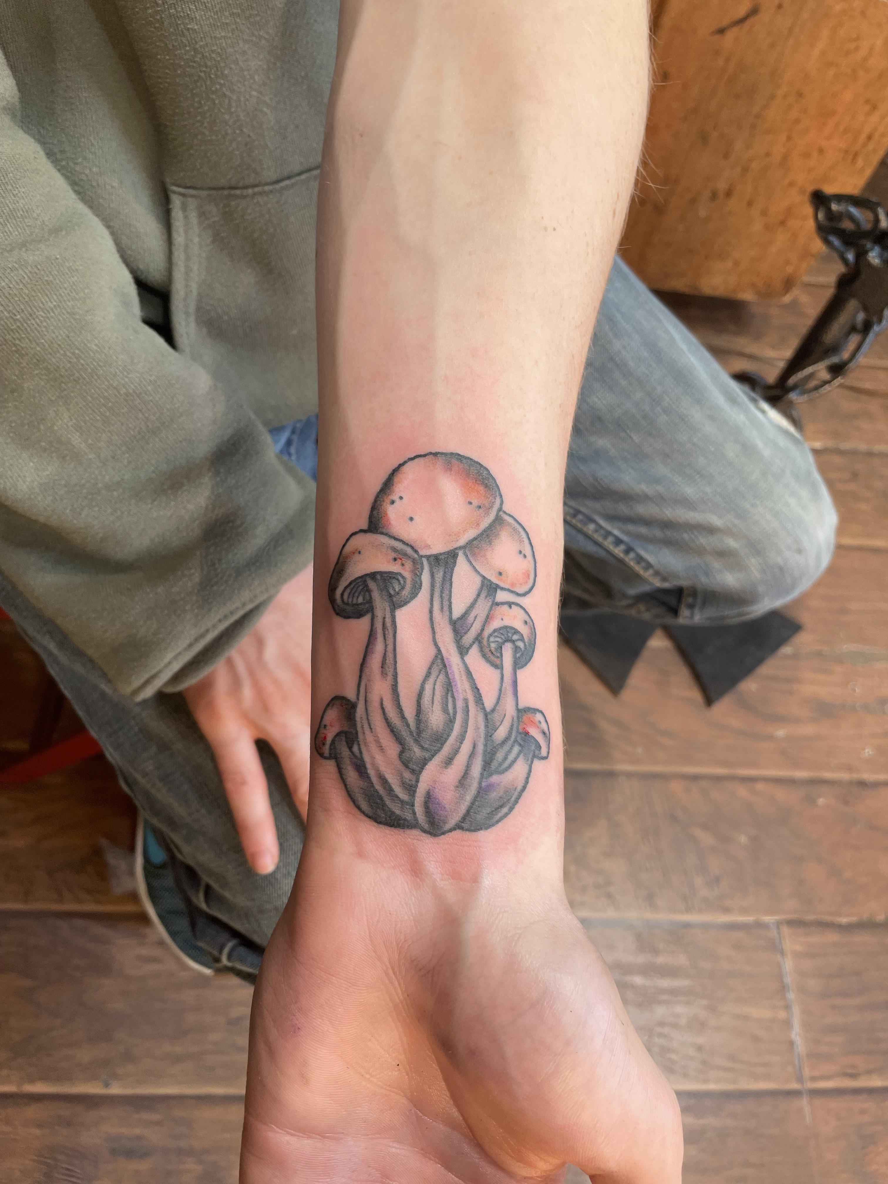 [actives]Fresh tat Friday : r/MushroomGrowers