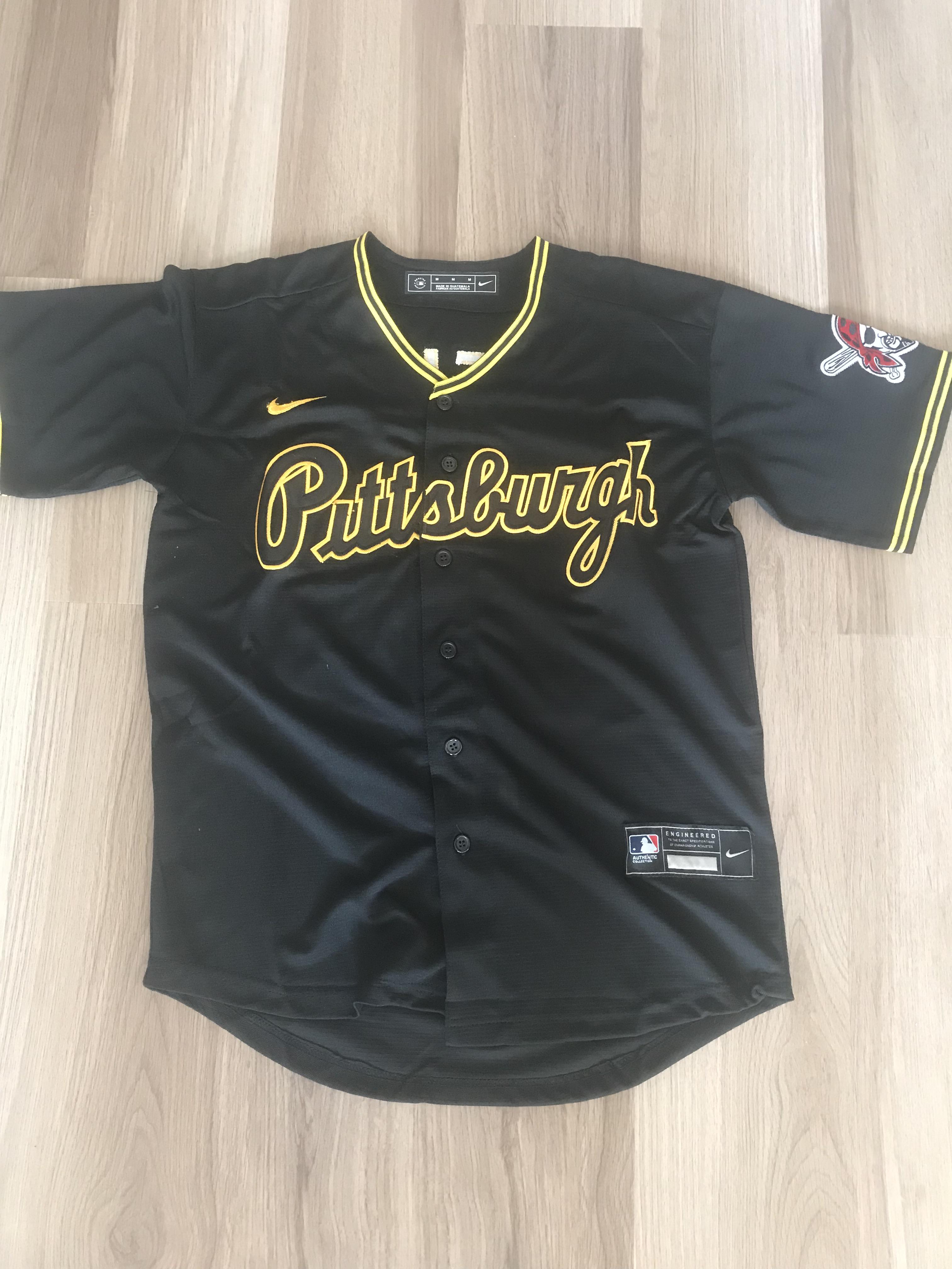 Fake Jersey Squad Black r/buccos