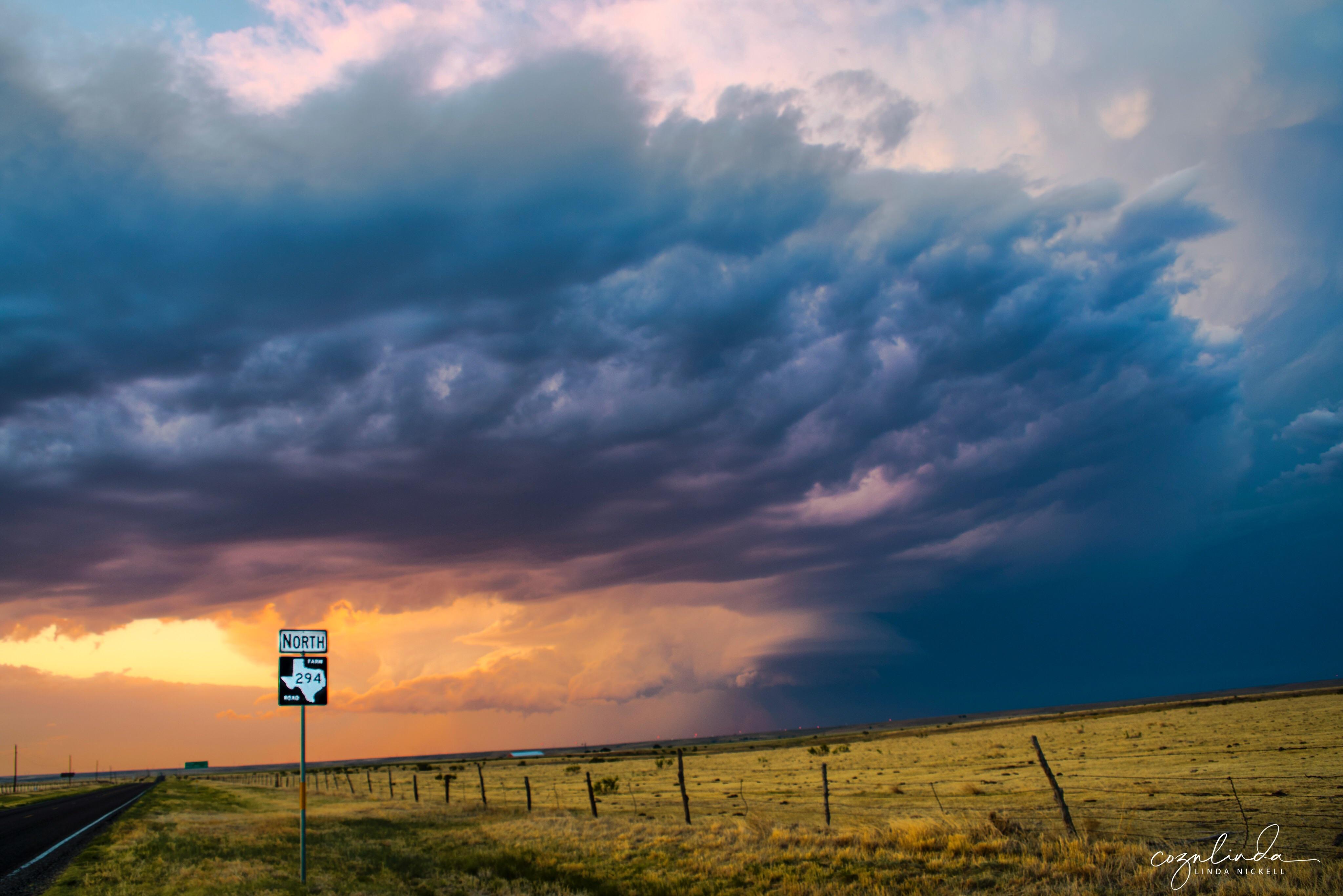 Storm brews over the Llano Estacado near Goodnight, Texas [OC
