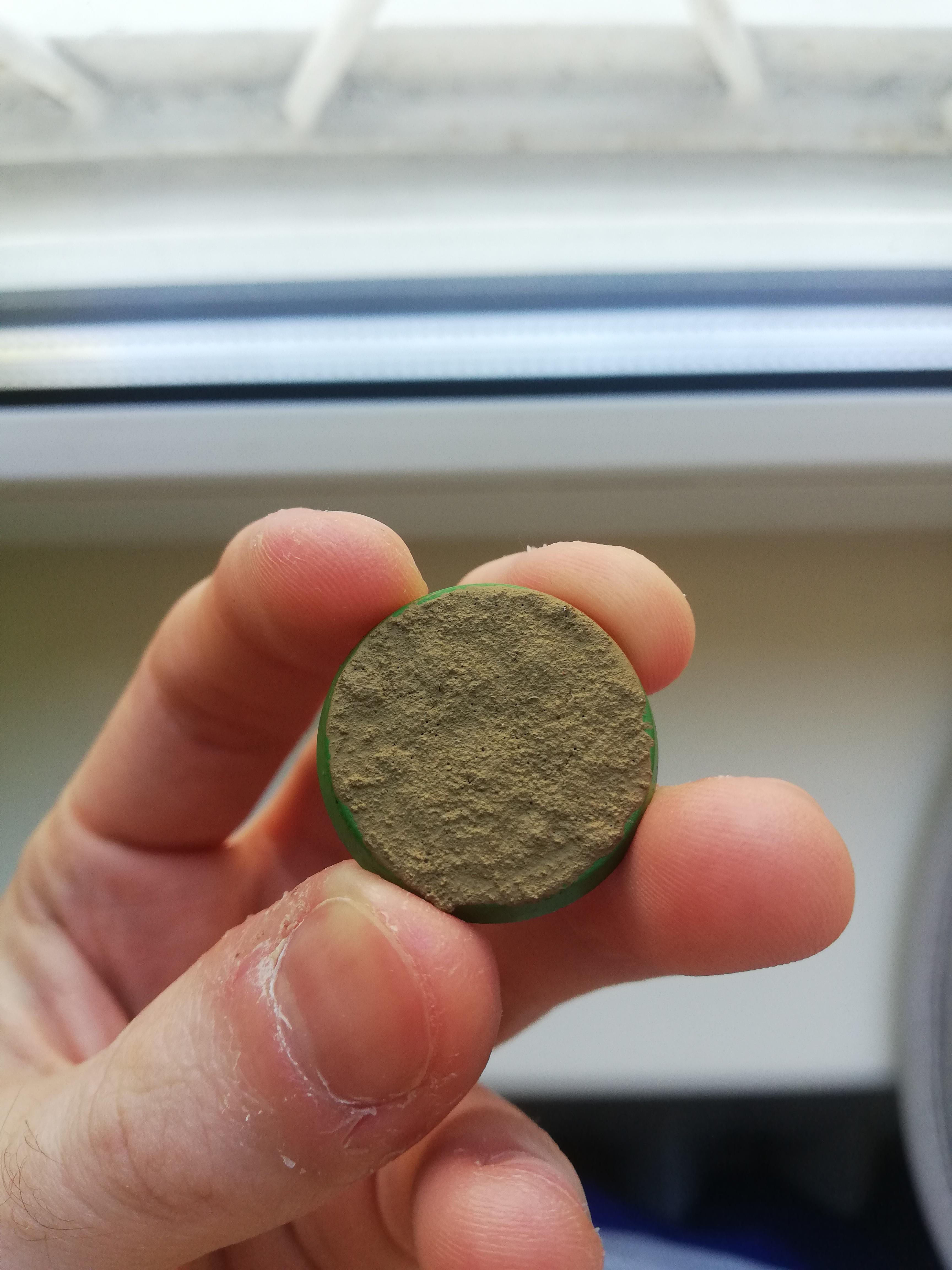 Any tips on Armageddon Dust? I feel it gets too moisty and compact