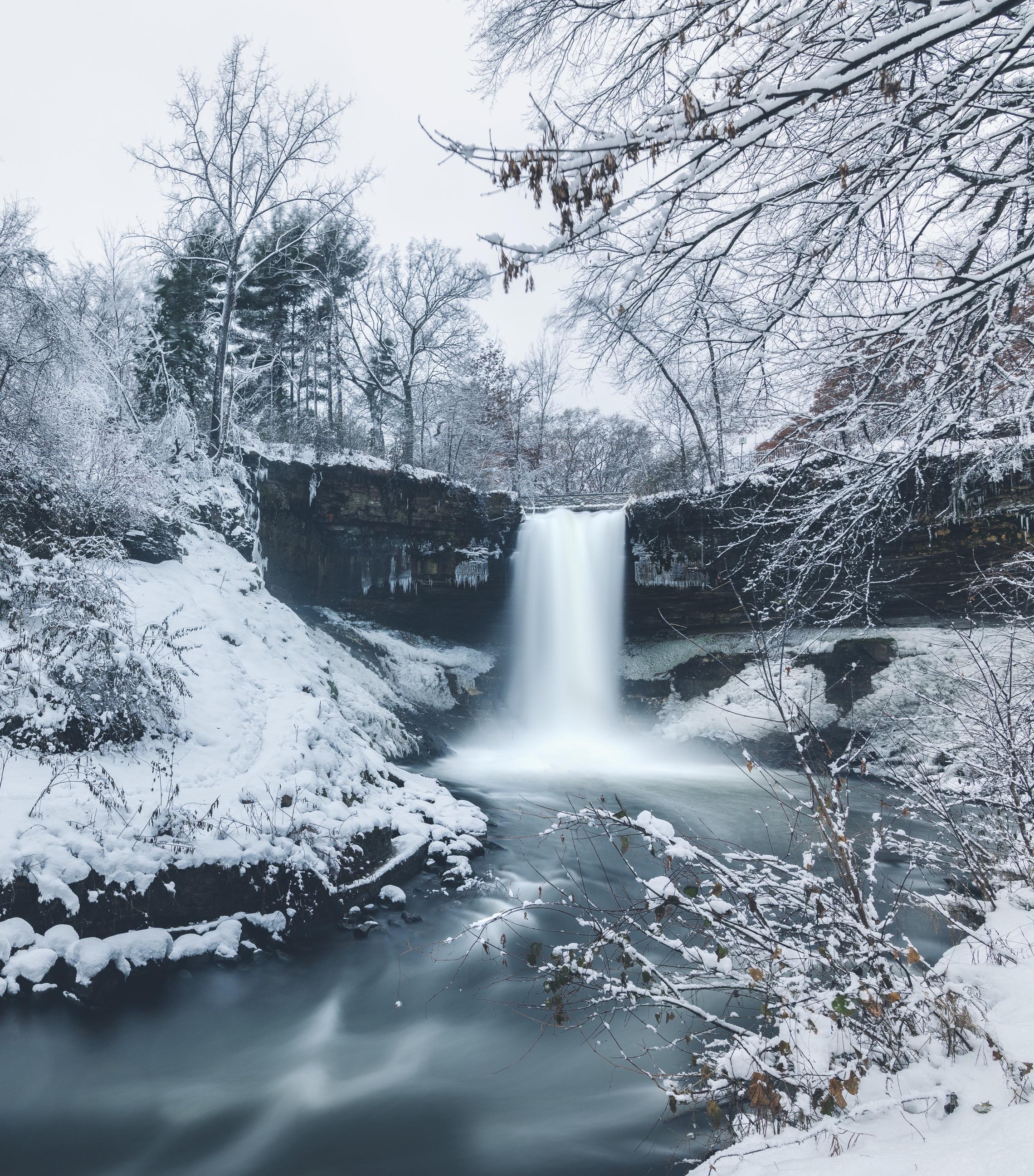 Fresh snowfall in Minnesota [OC][2280x2592] r/EarthPorn