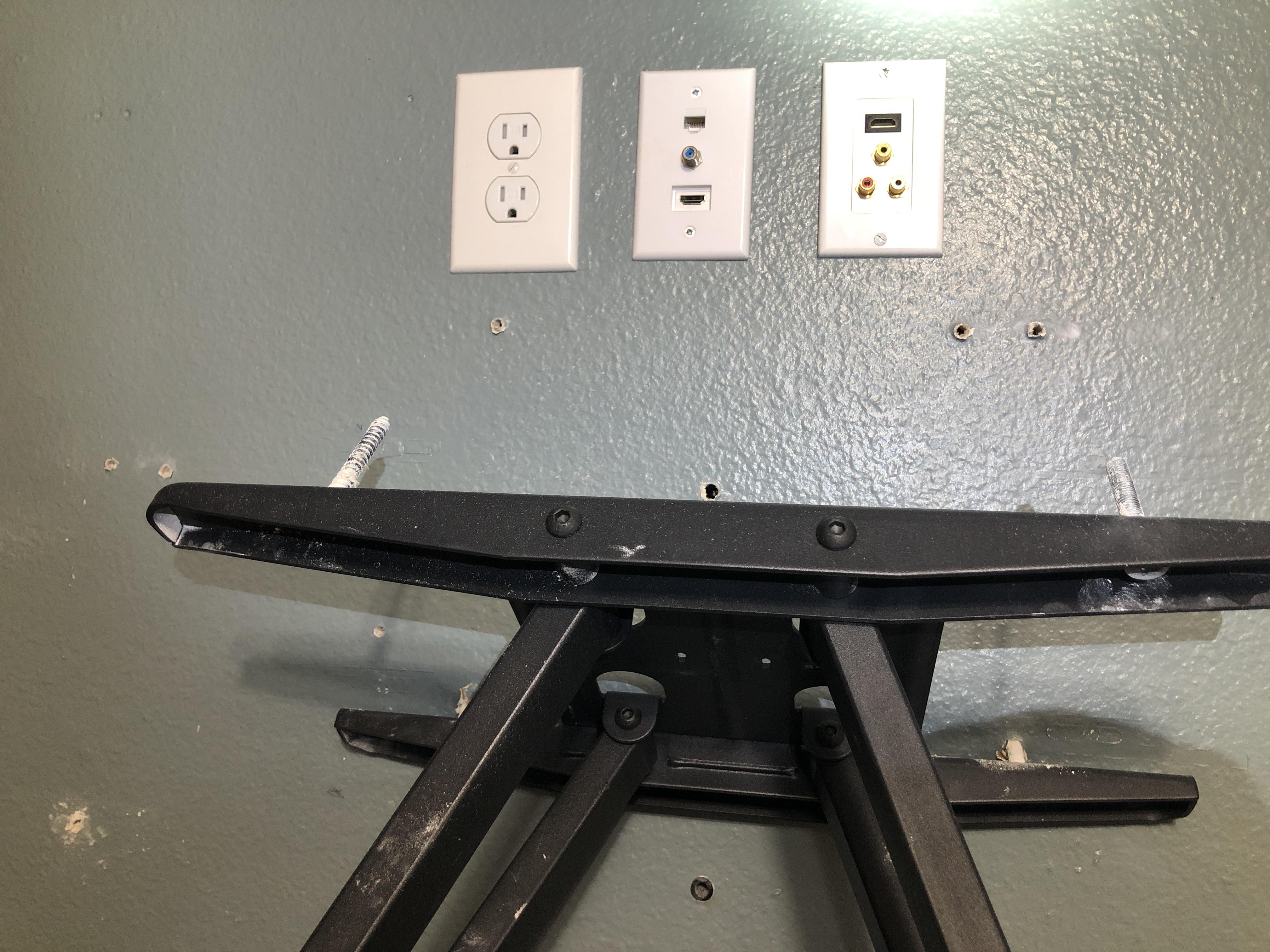 Can’t find wall stud for tv mount!? r/electricians