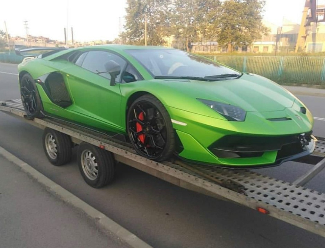 Is the newest 400 000€ Aventador] a good investment