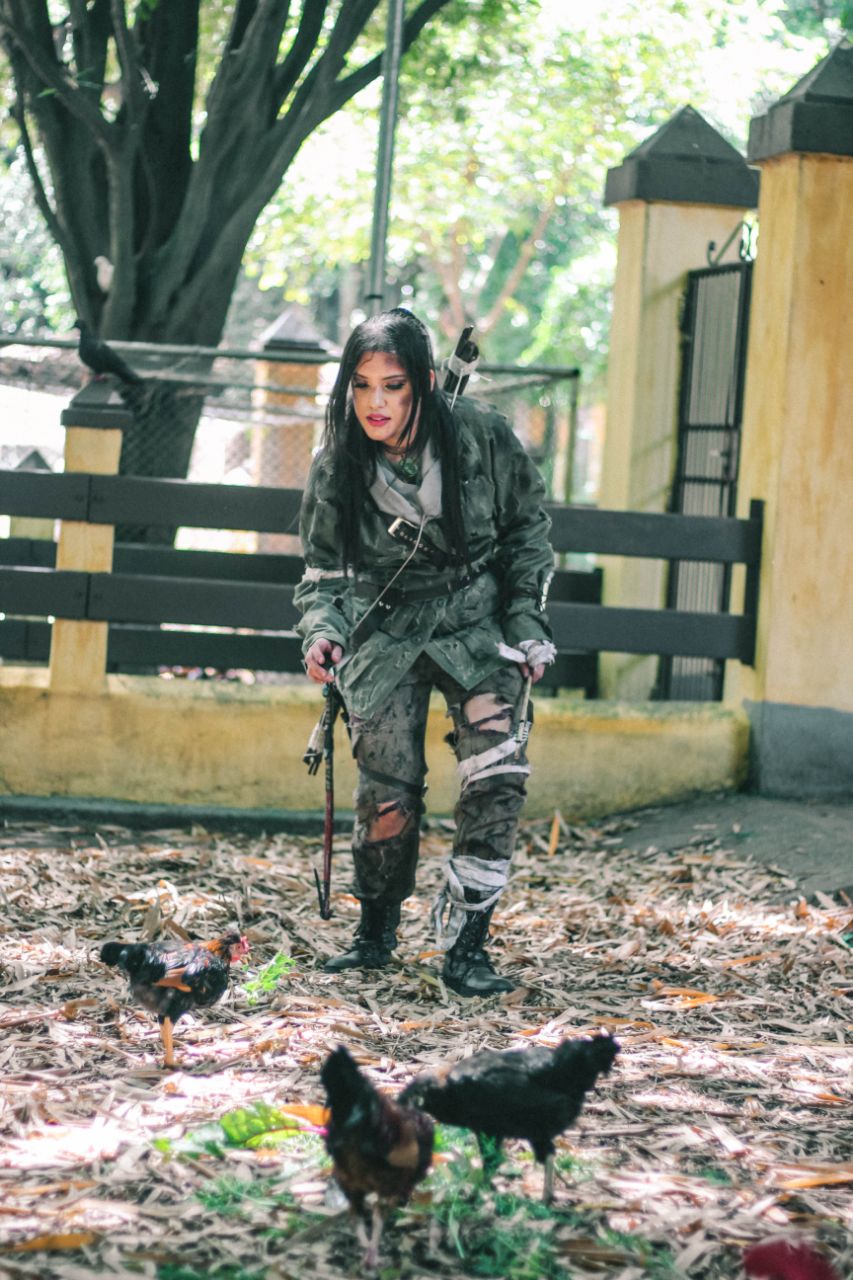 CHALLENGES FOWL PLAY ️Catch chickens and throw then into the chicken