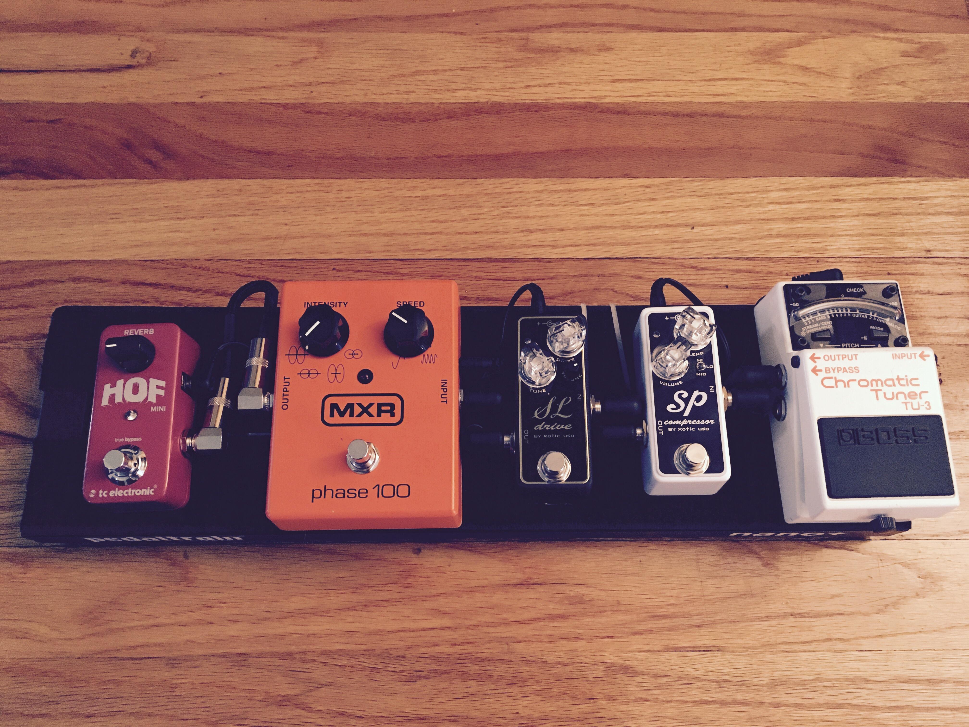 Small pedalboard I put together last night r/guitarpedals