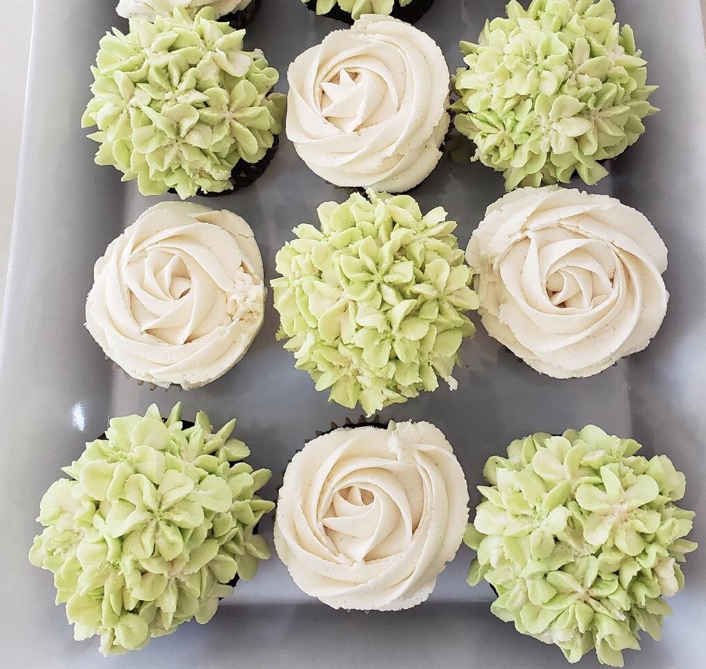 Buttercream roses and hydrangeas I made for a bridal shower r/Baking