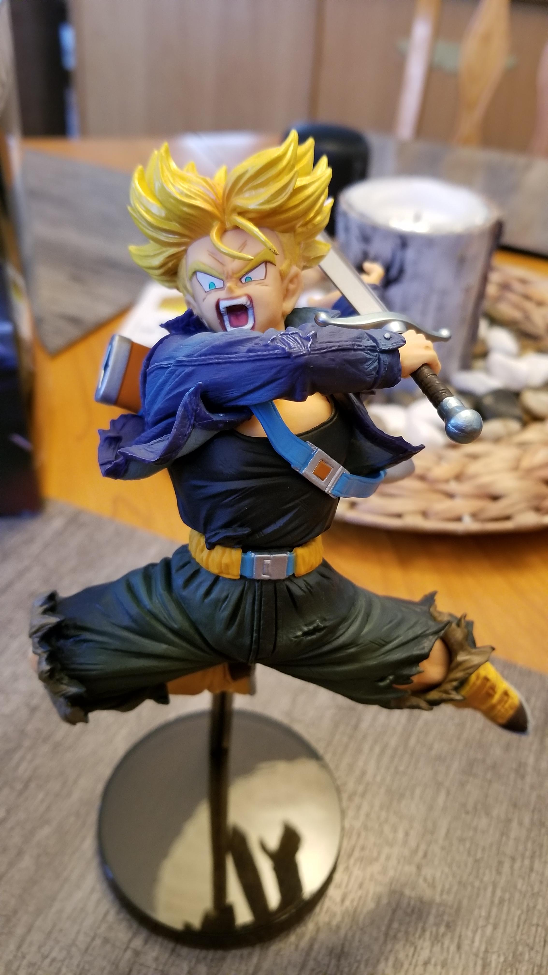 Just got this masterpiece today, by far the best looking Trunks statue
