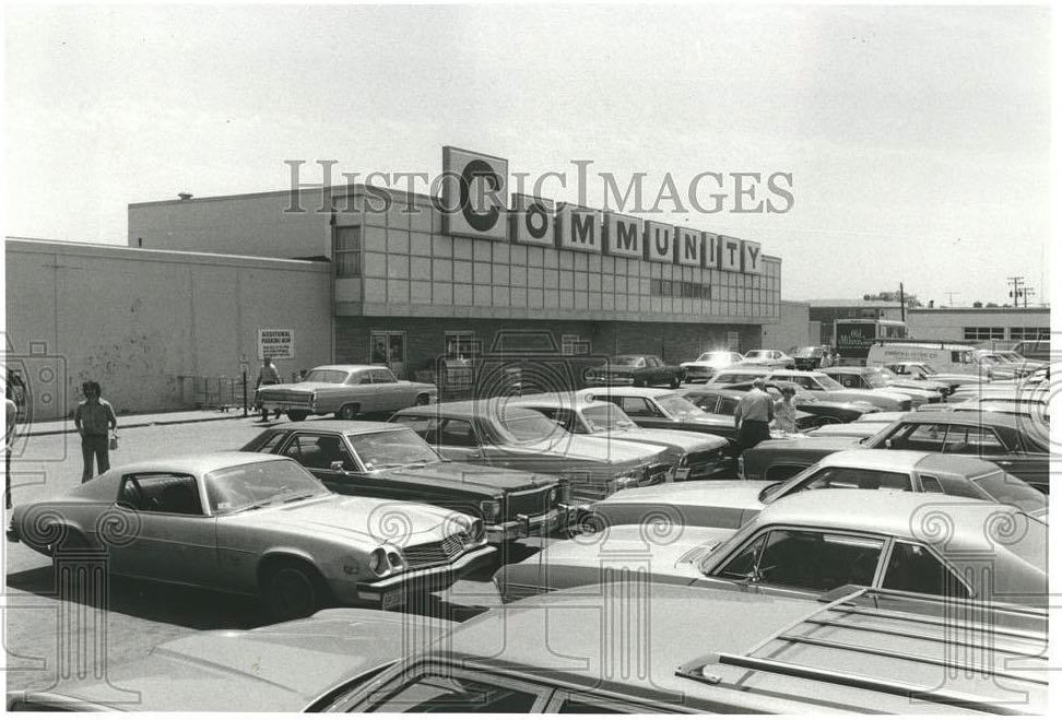 A Community Discount Store once located at 4701 N Harlem Ave in Harwood