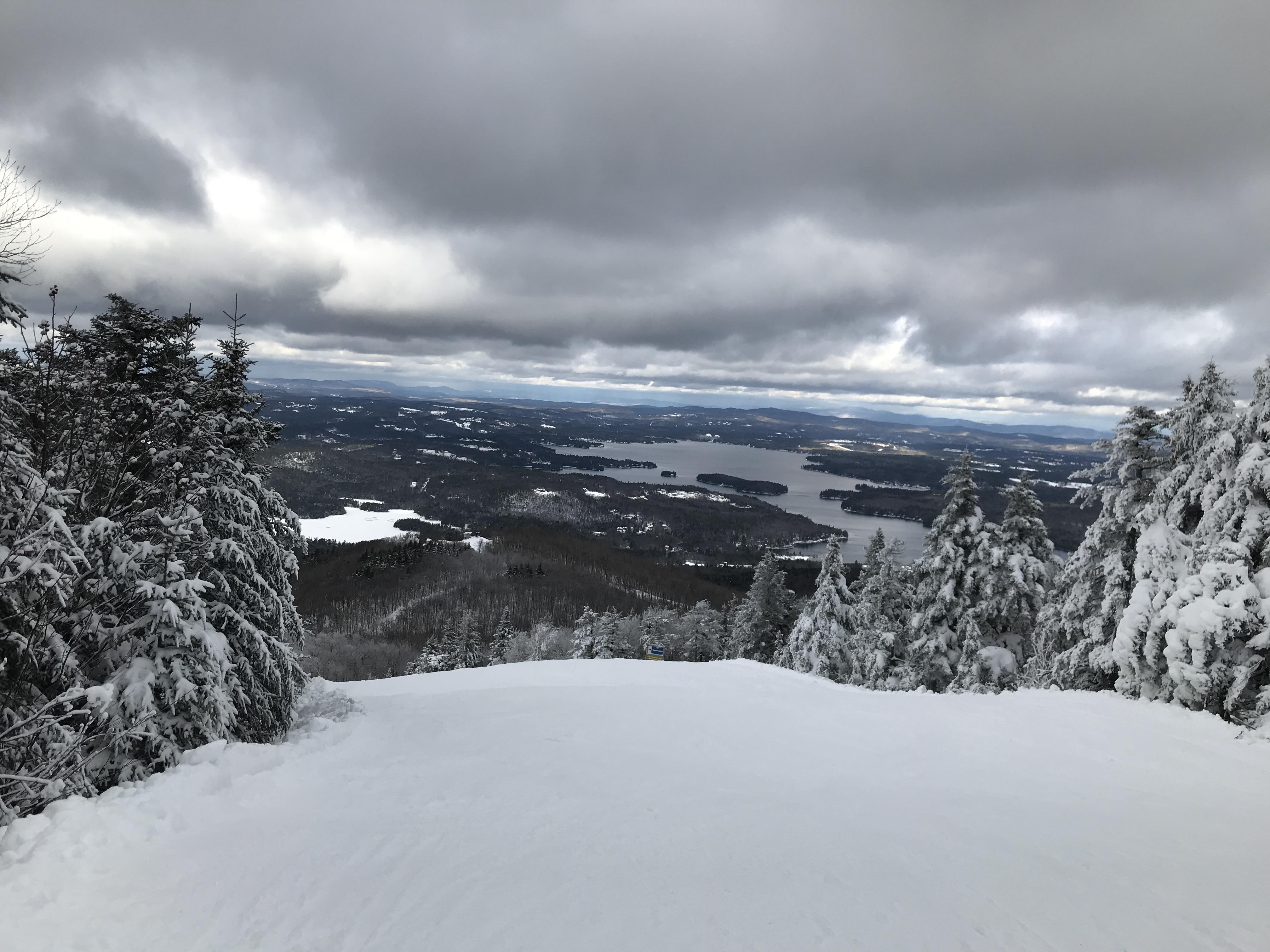 Beautiful views at Mt. Sunapee before the 50°F and rain hit. r/skiing