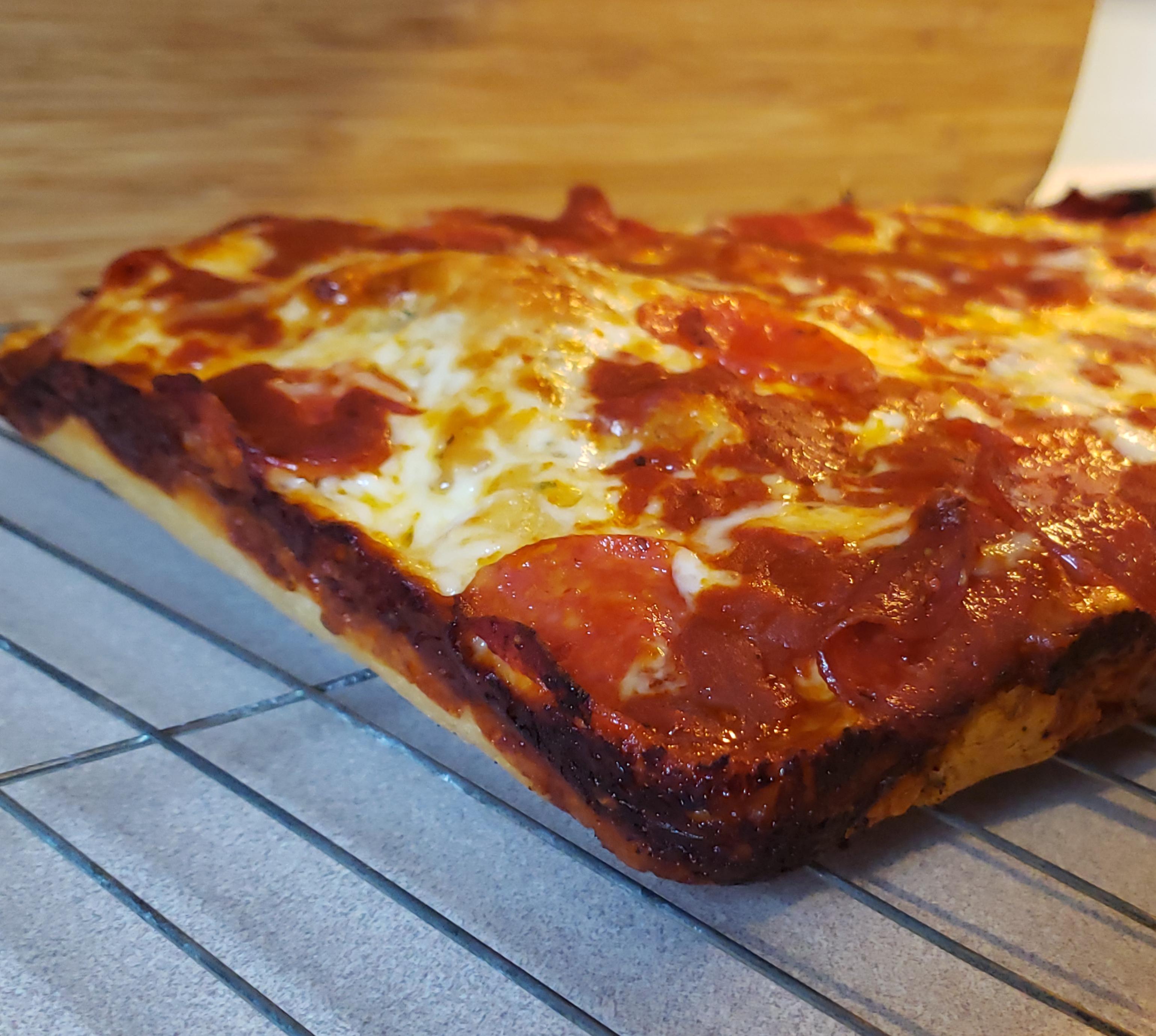 [Homemade] Detroit Deep Dish Pizza r/food