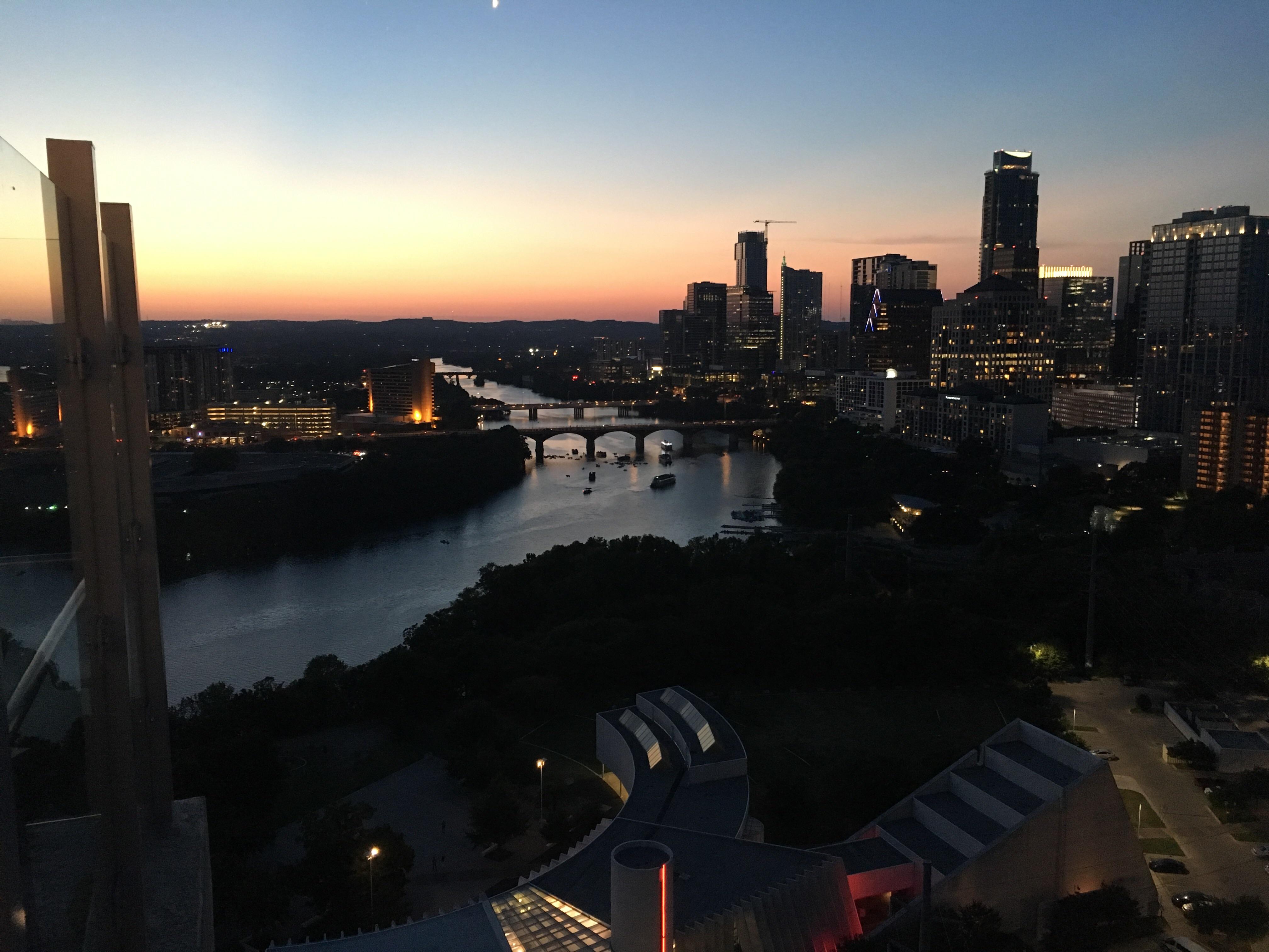 City sundown r/Austin