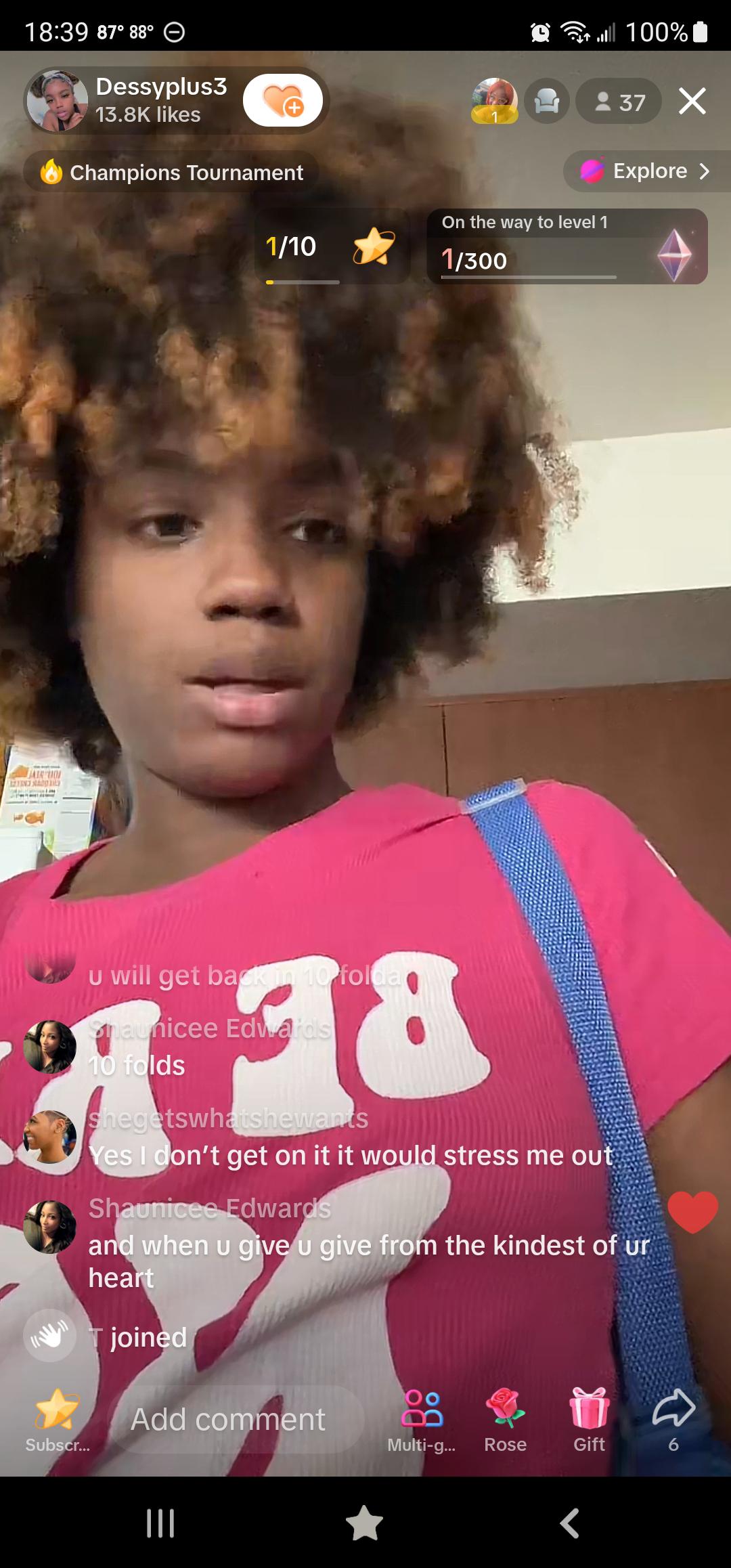 What is going on with this mop on her head??