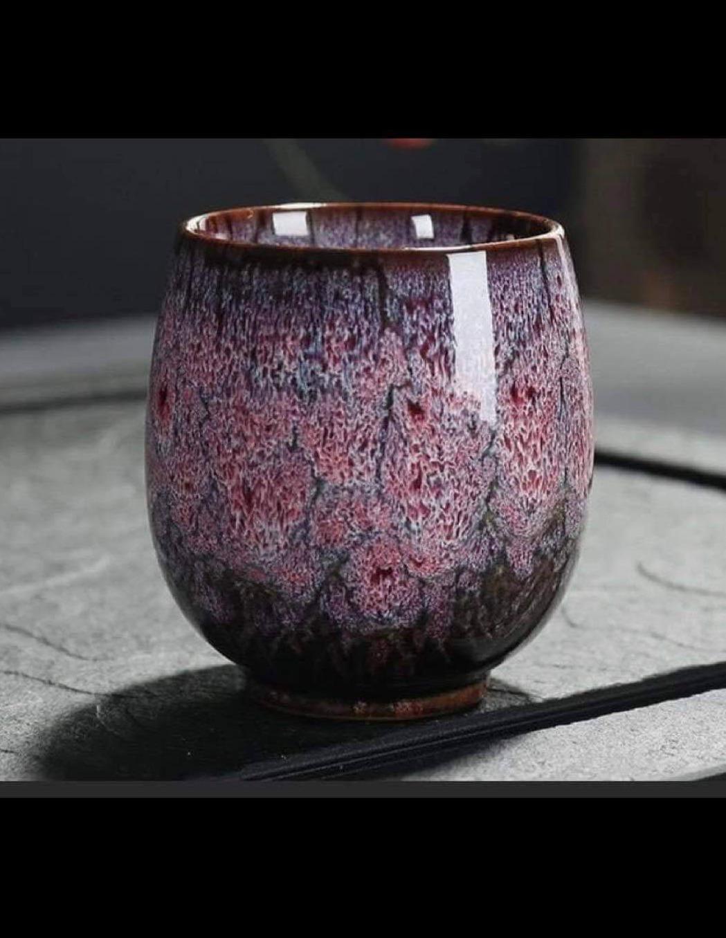 Anyone know a glaze or glaze Combo like this? A customer of mine showed