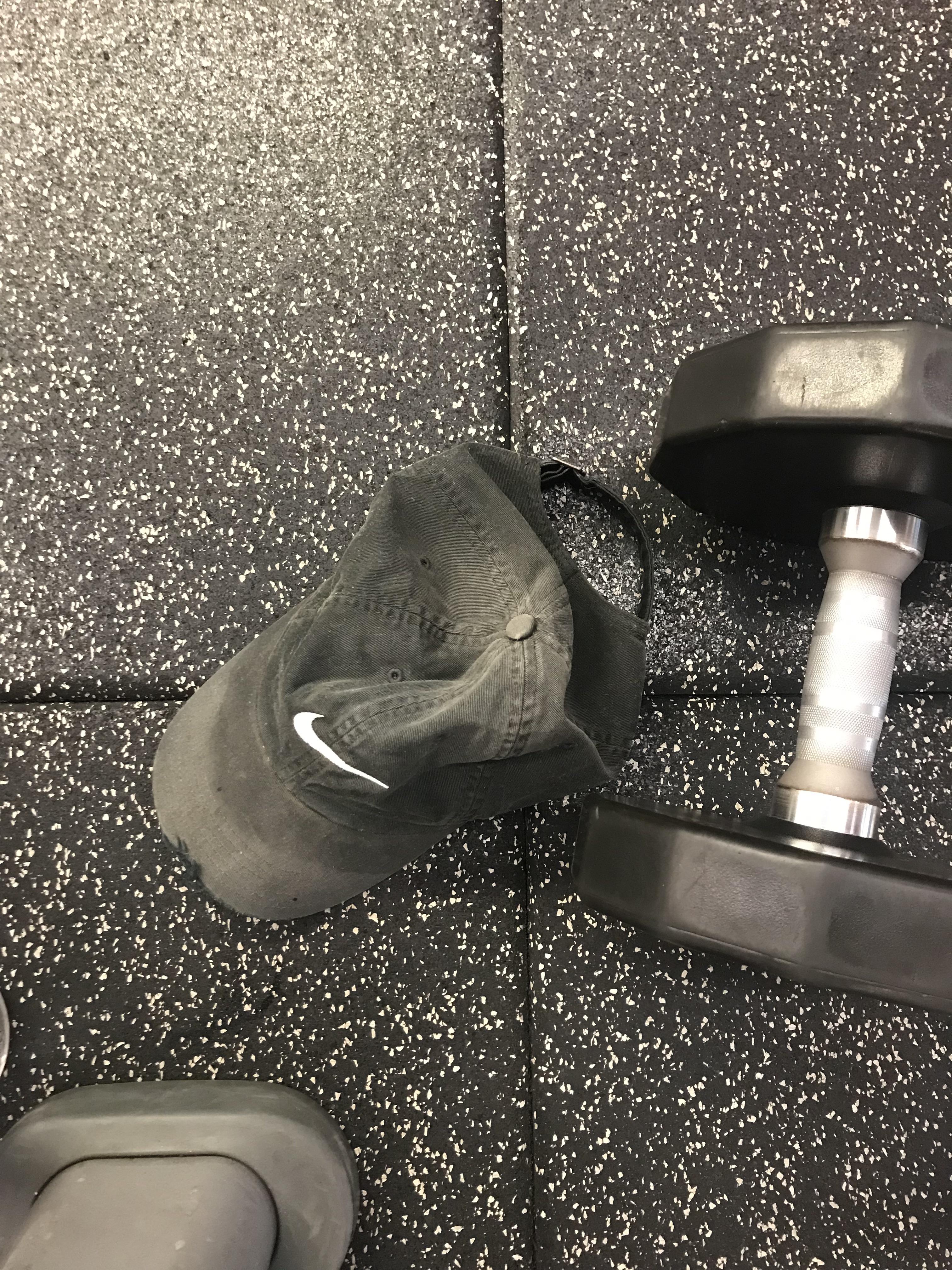 Sweaty gym hat 🥵 menslockerroom