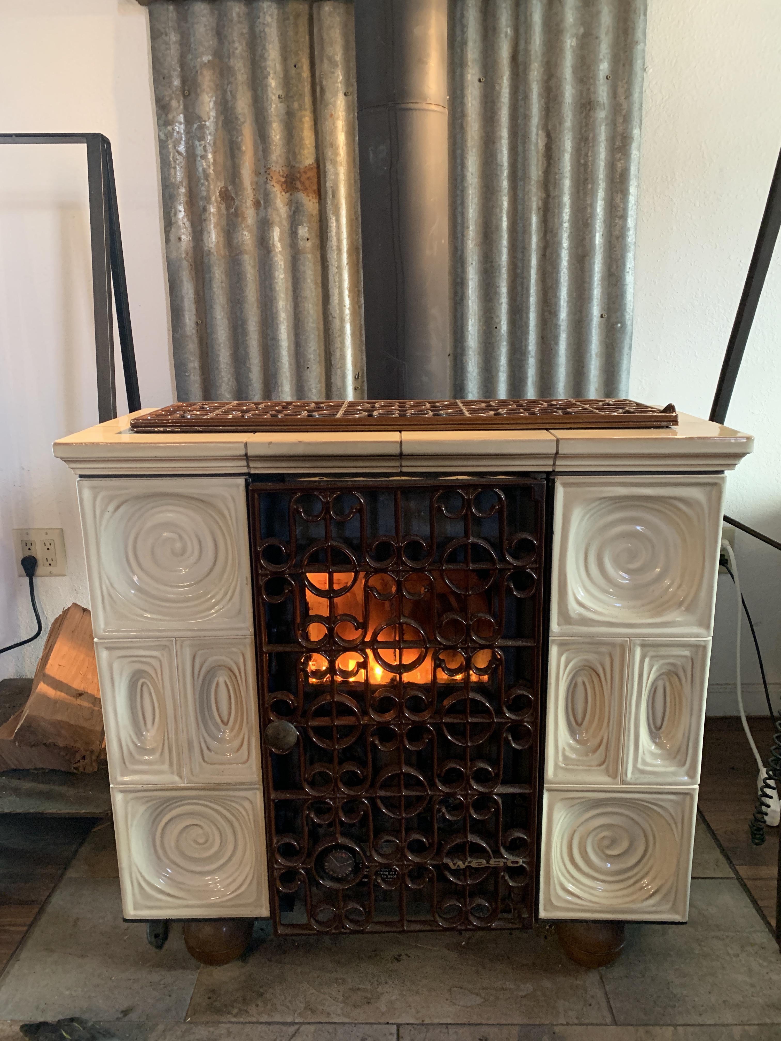 My Weso stove, made in Germany in 1981. Ceramic cosy. r/woodstoving